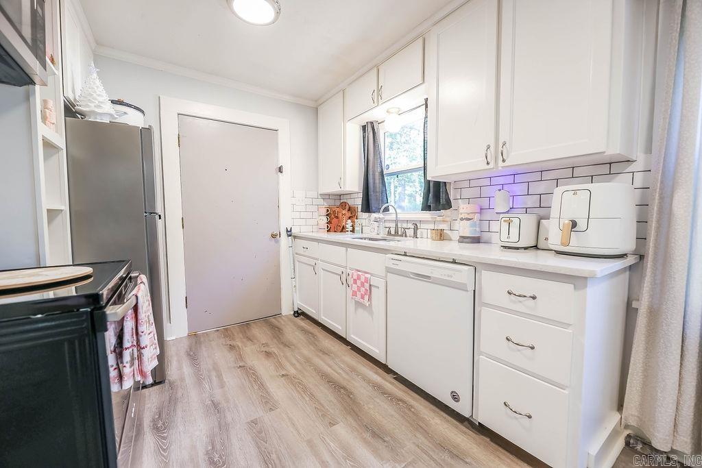 211 Sunset Rd