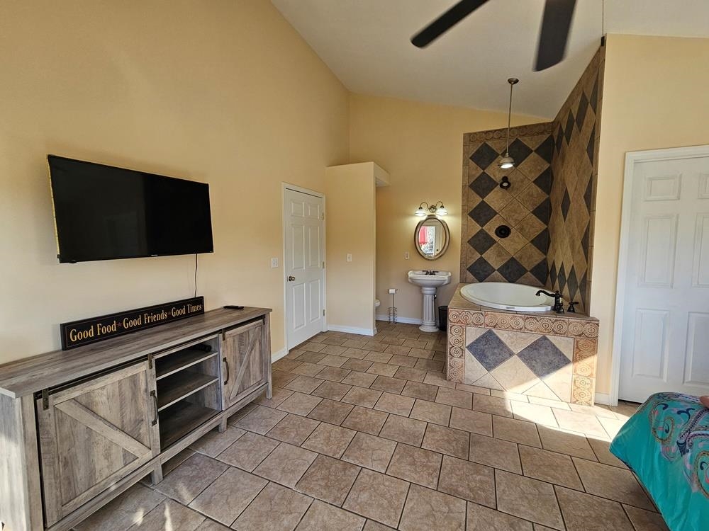 231  Loberg  Hardy, AR