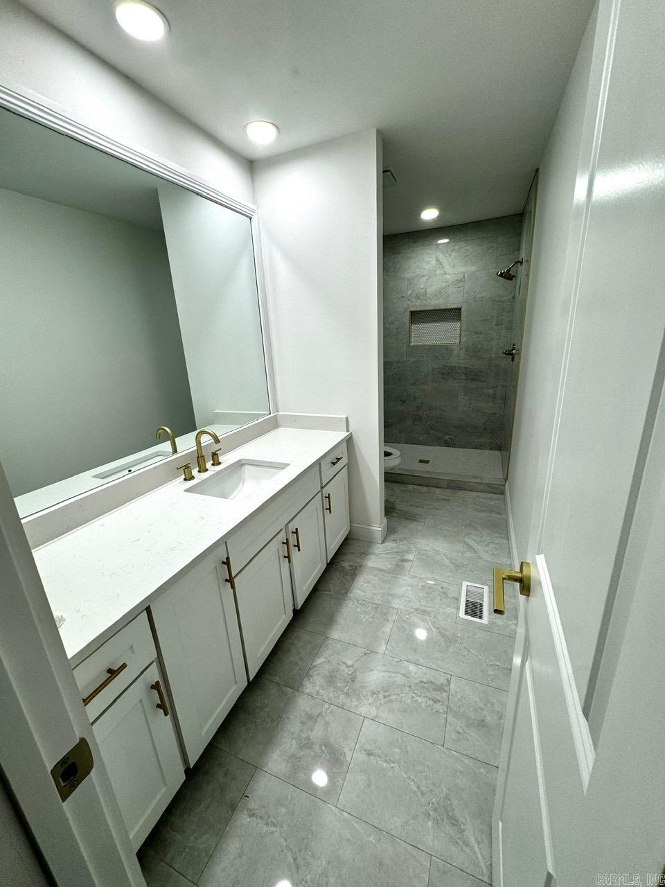 3 Lisa Lane Jacksonville, AR 72076