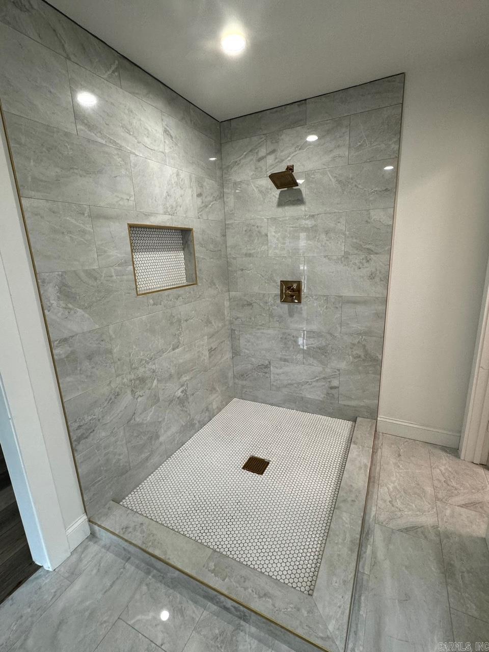3 Lisa Lane Jacksonville, AR 72076