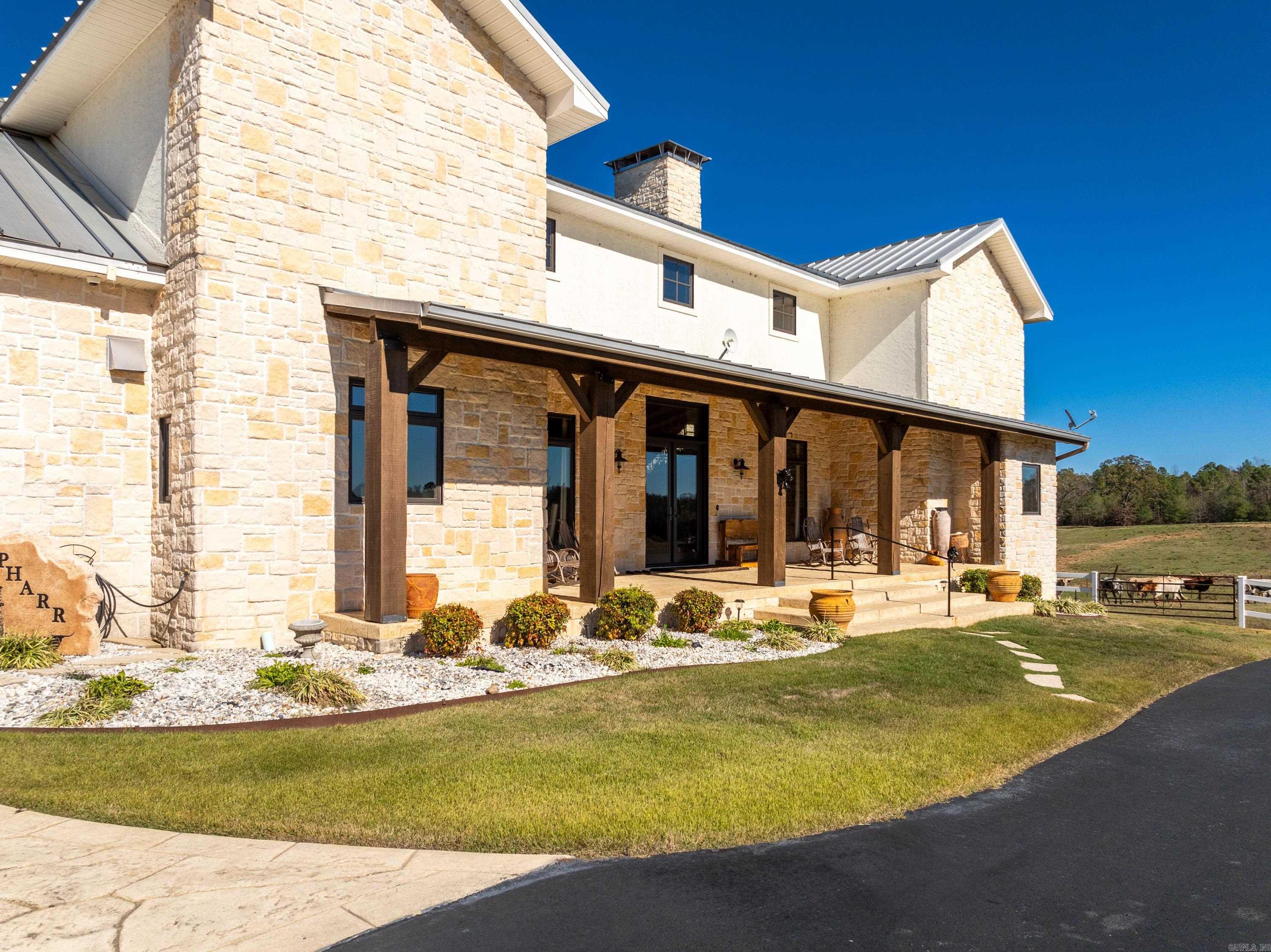 905 SUNSHINE Road