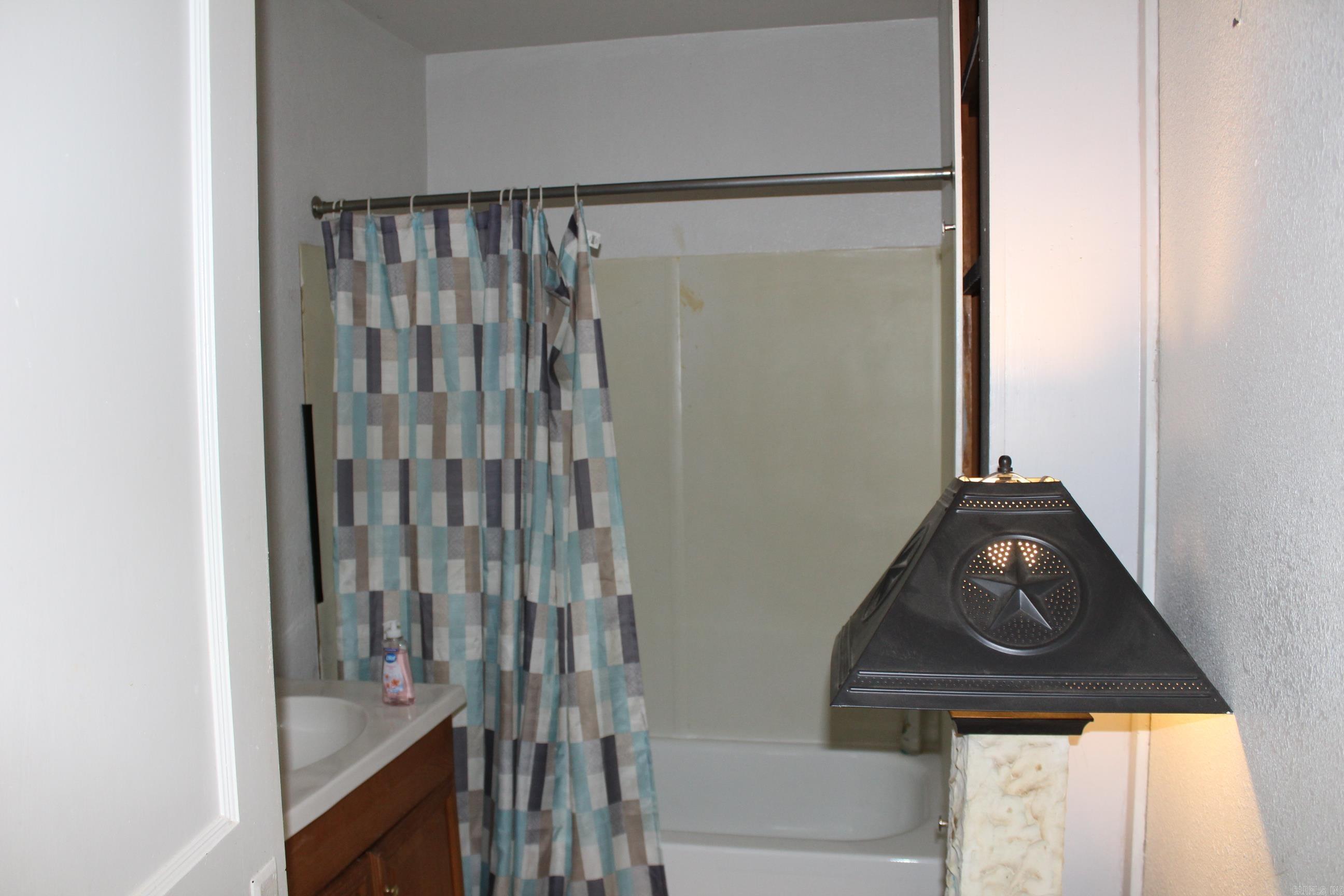 154 W Johnson  Hatfield, AR