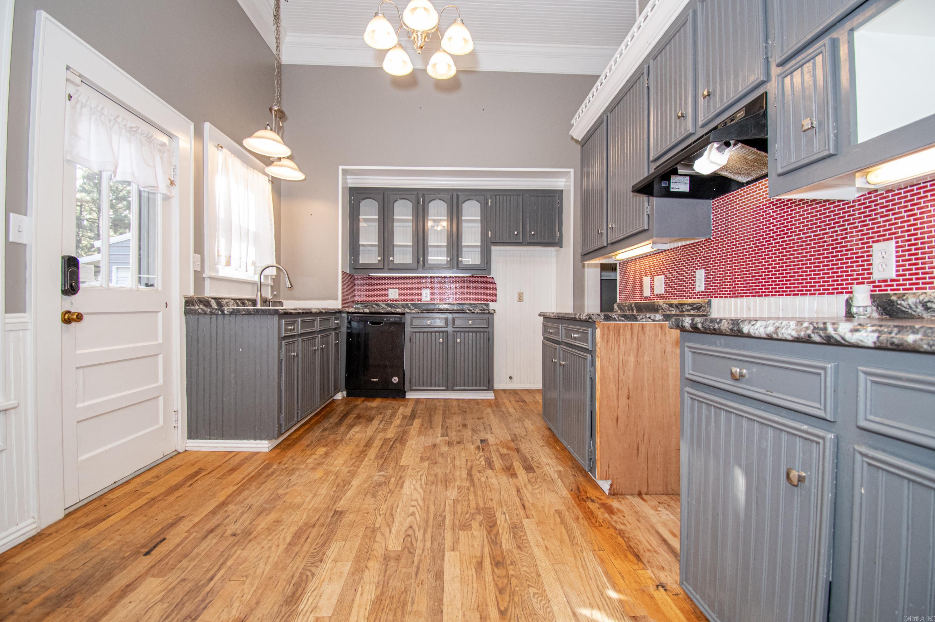 111 N Munn St  Warren, AR