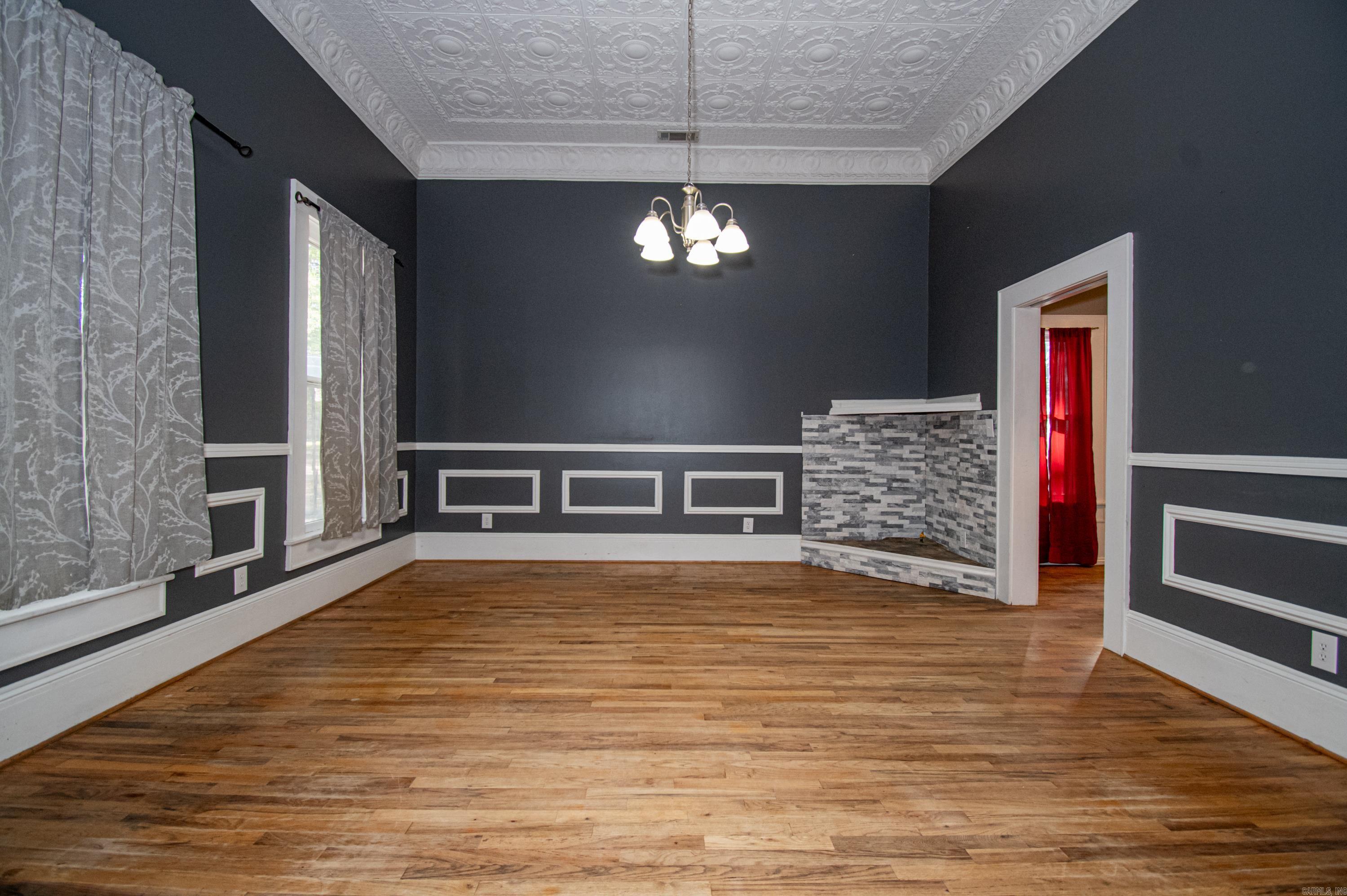 111 N Munn St  Warren, AR