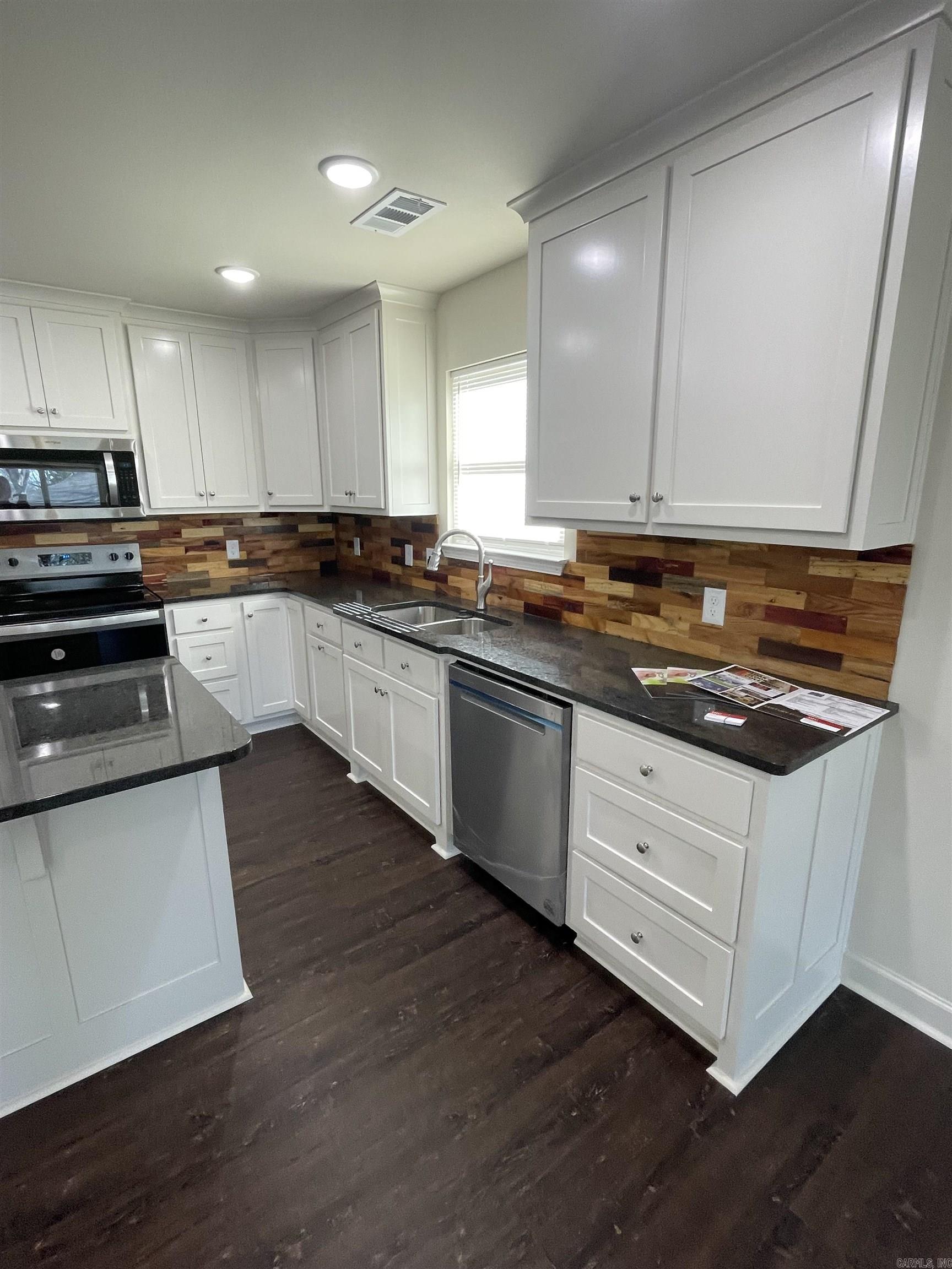207 N Jackson  Cabot, AR
