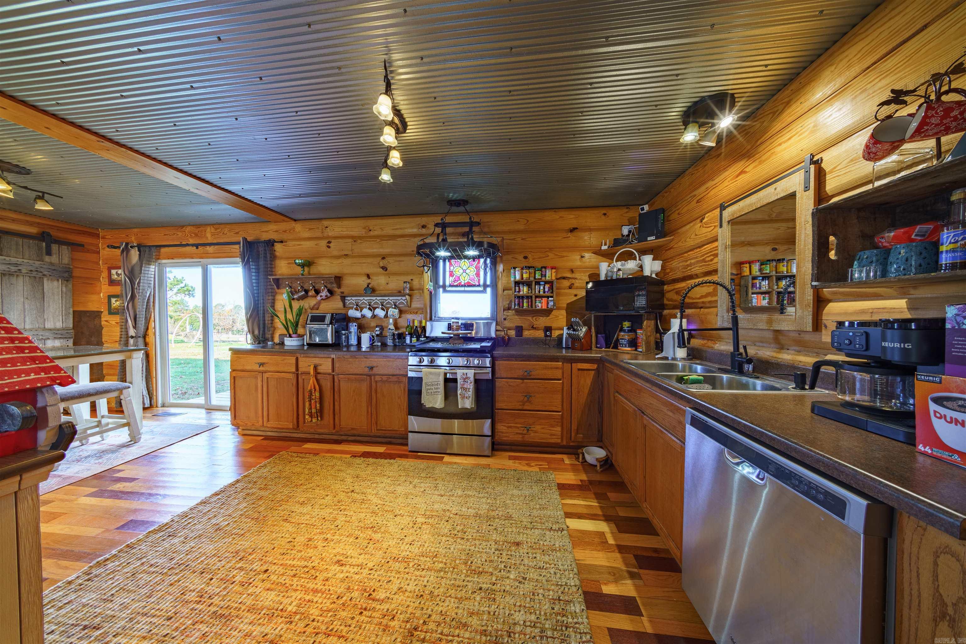 330 W AR HWY 58  Melbourne, AR