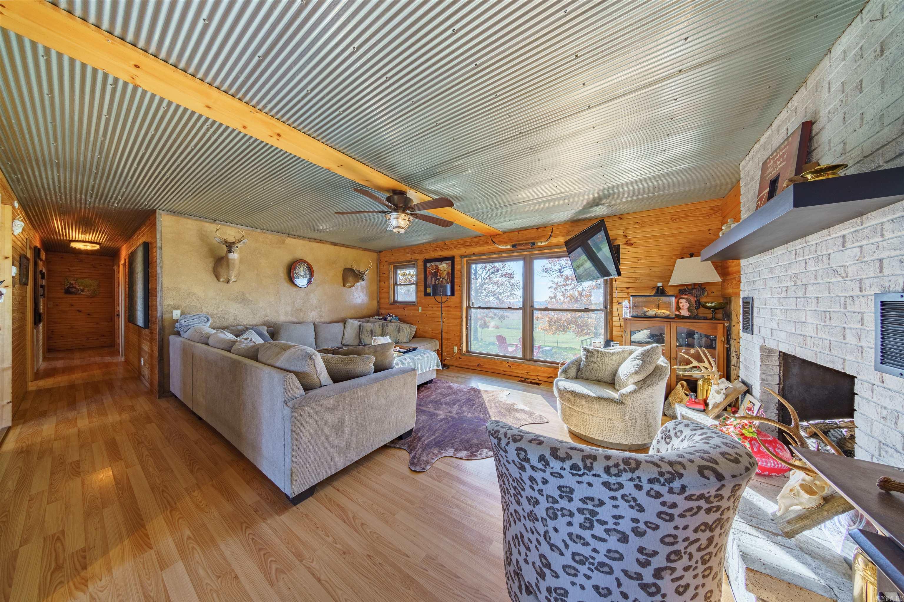330 W AR HWY 58  Melbourne, AR