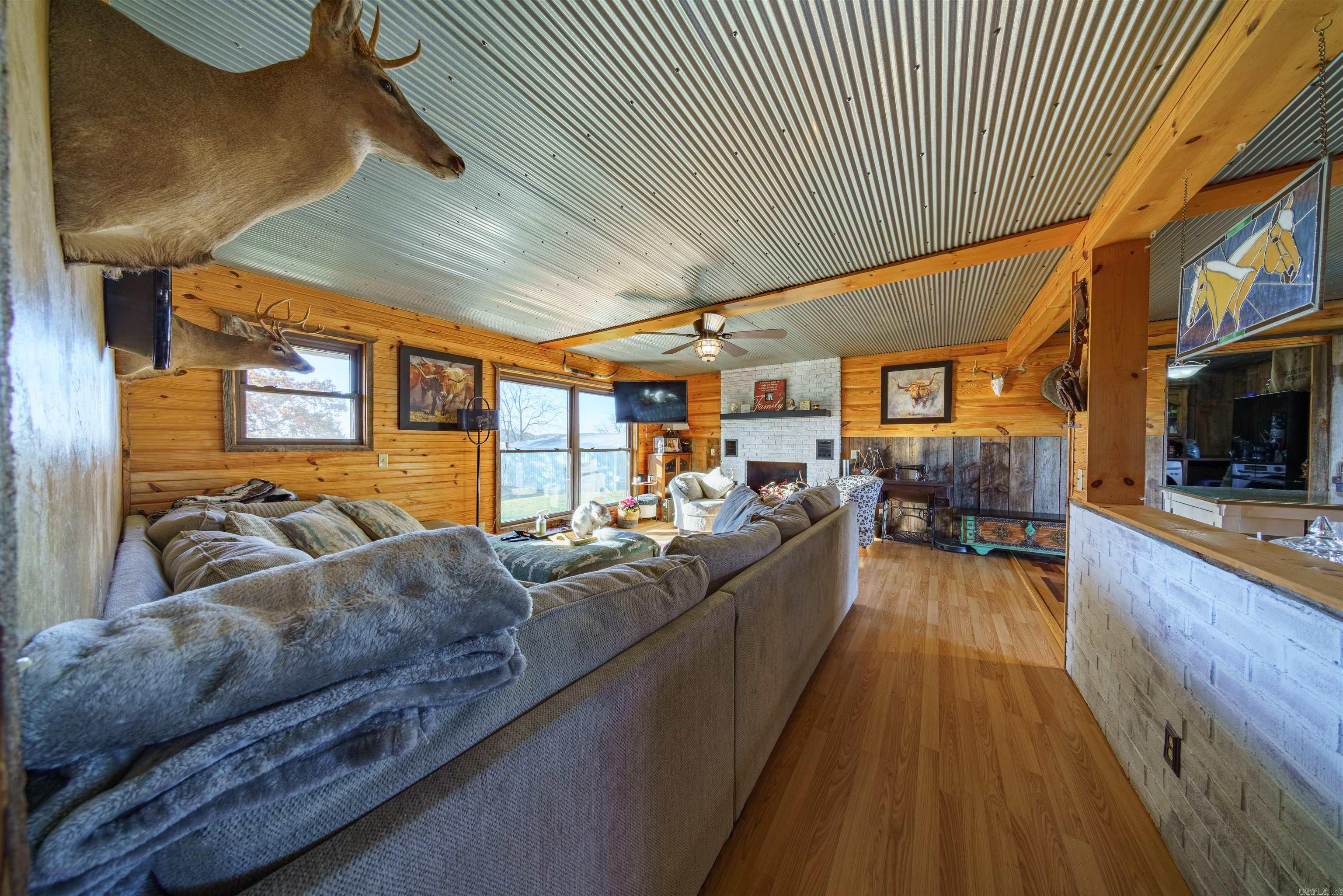 330 W AR HWY 58  Melbourne, AR