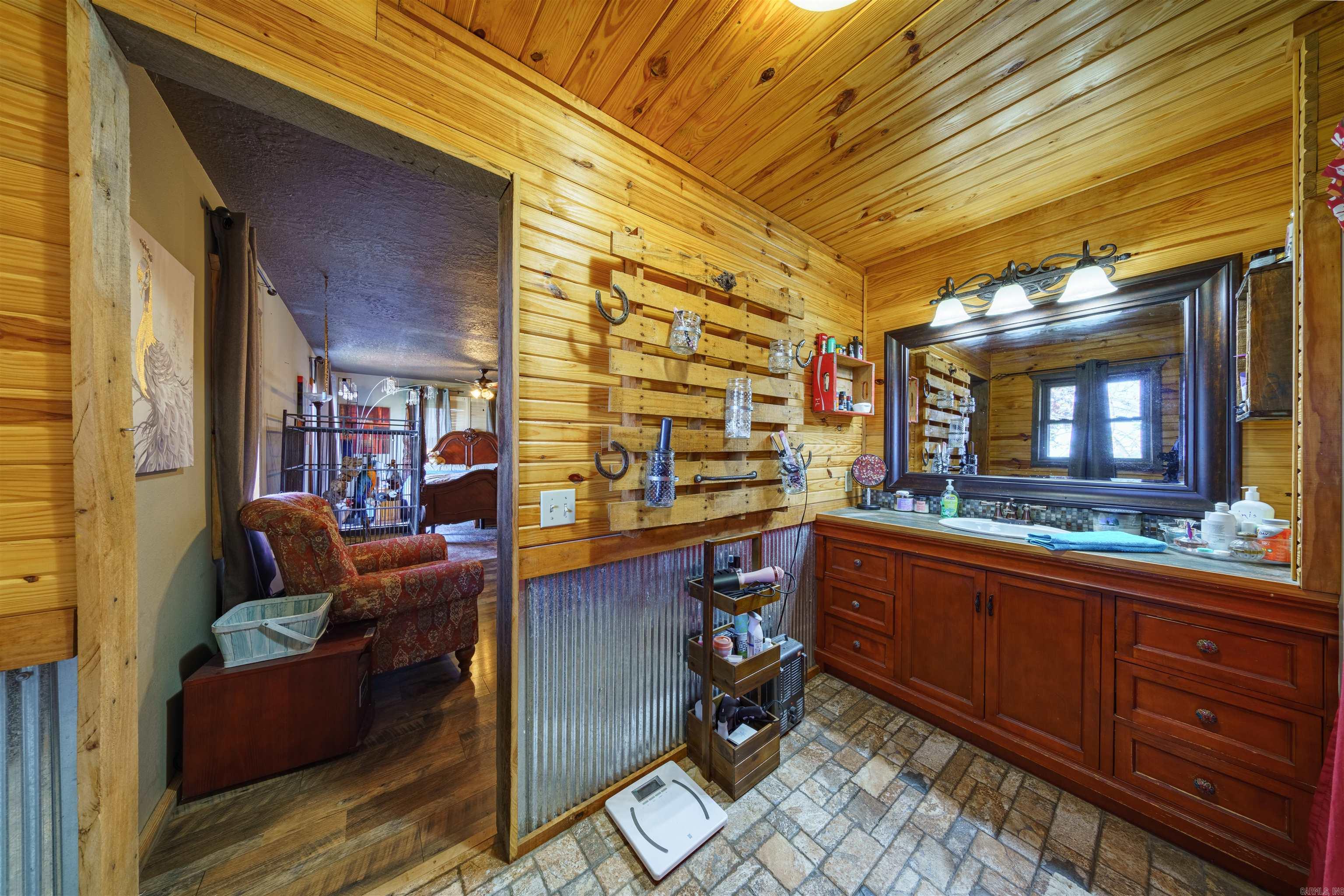 330 W AR HWY 58  Melbourne, AR