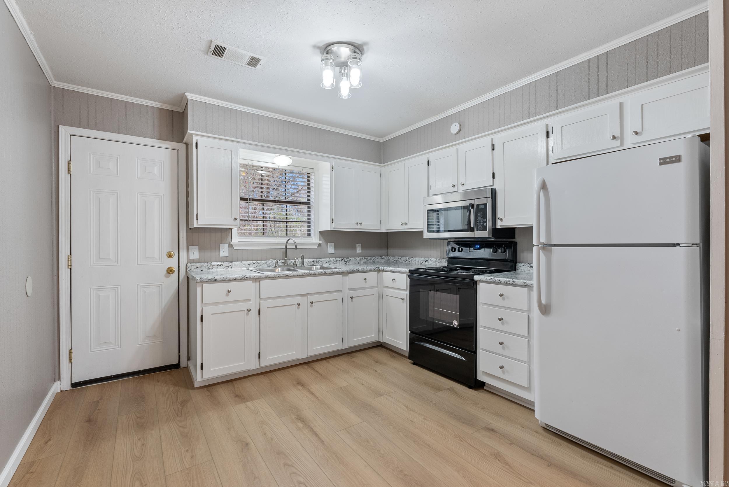 16-24  Linder Rd  Greenbrier, AR