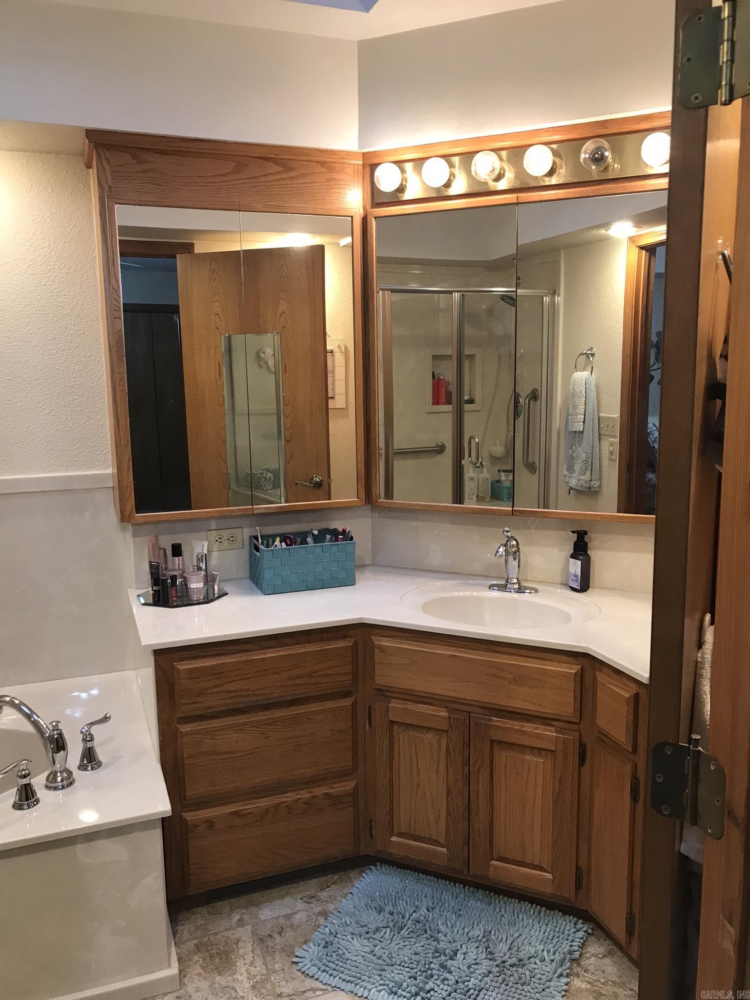 319 Snead Dr. Fairfield Bay, AR 72088-0000