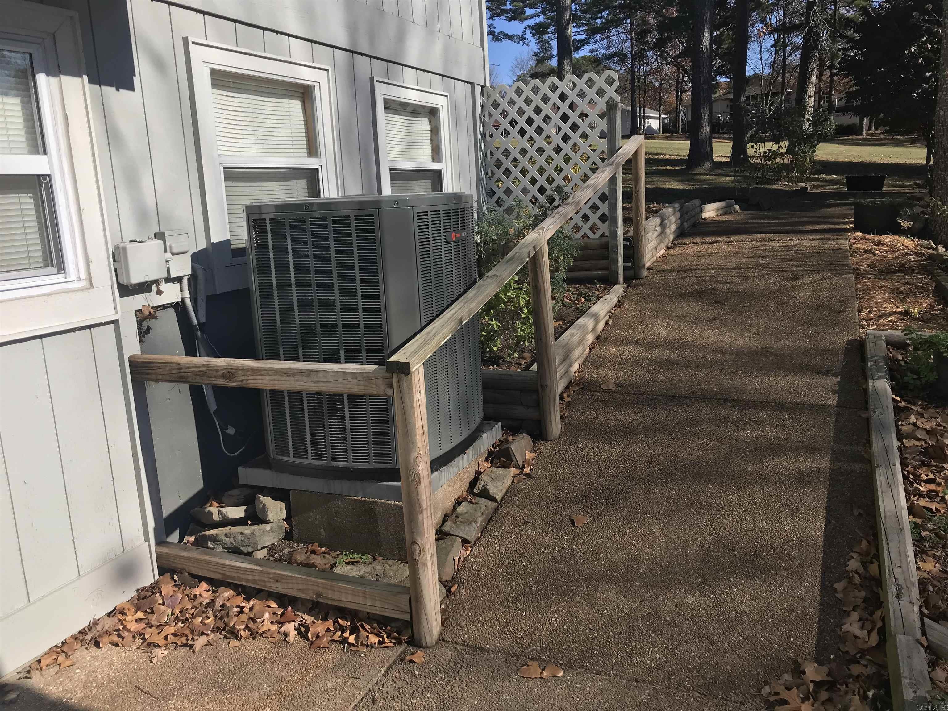 319 Snead Dr. Fairfield Bay, AR 72088-0000