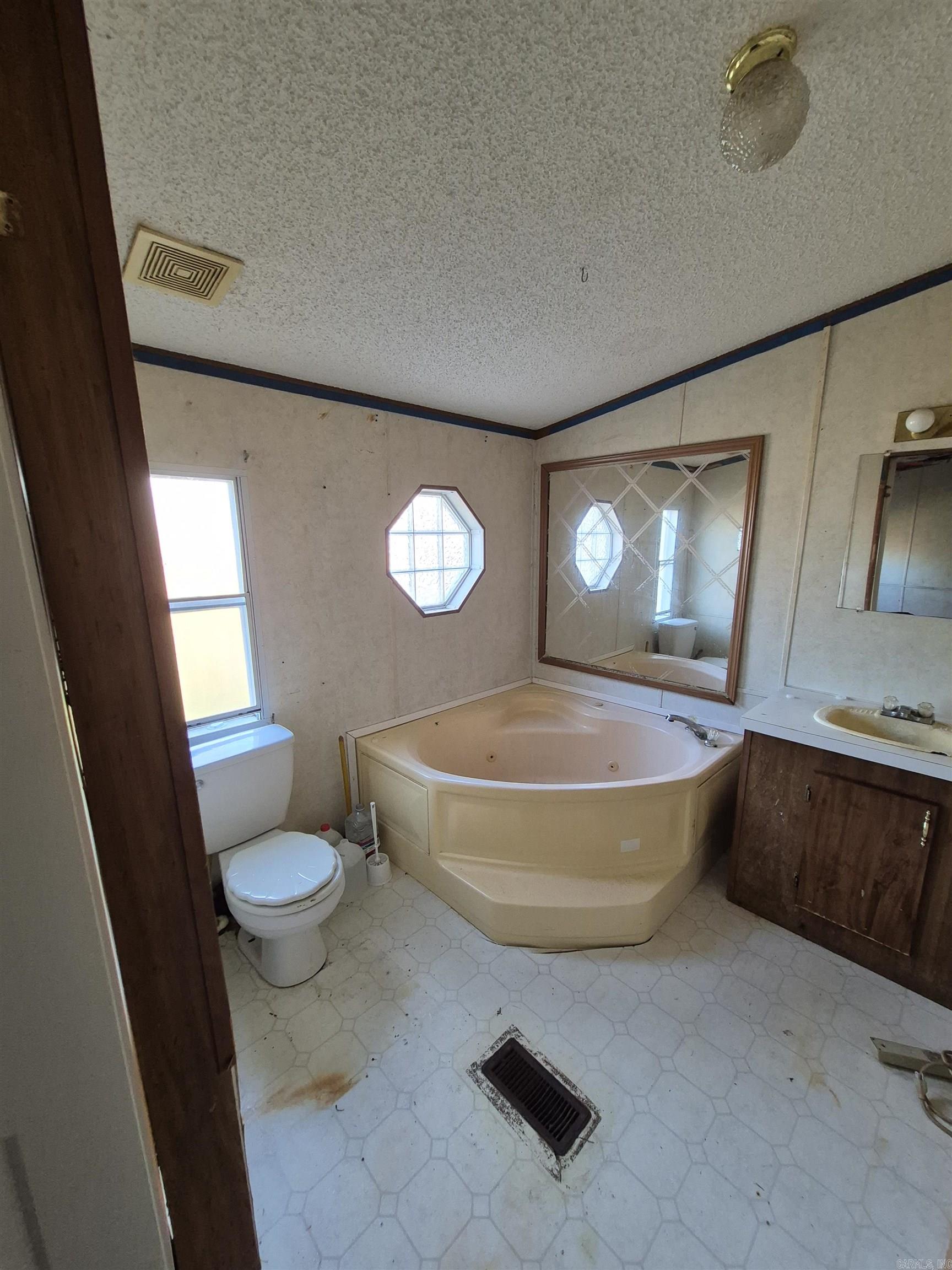 140  russell  Beebe, AR