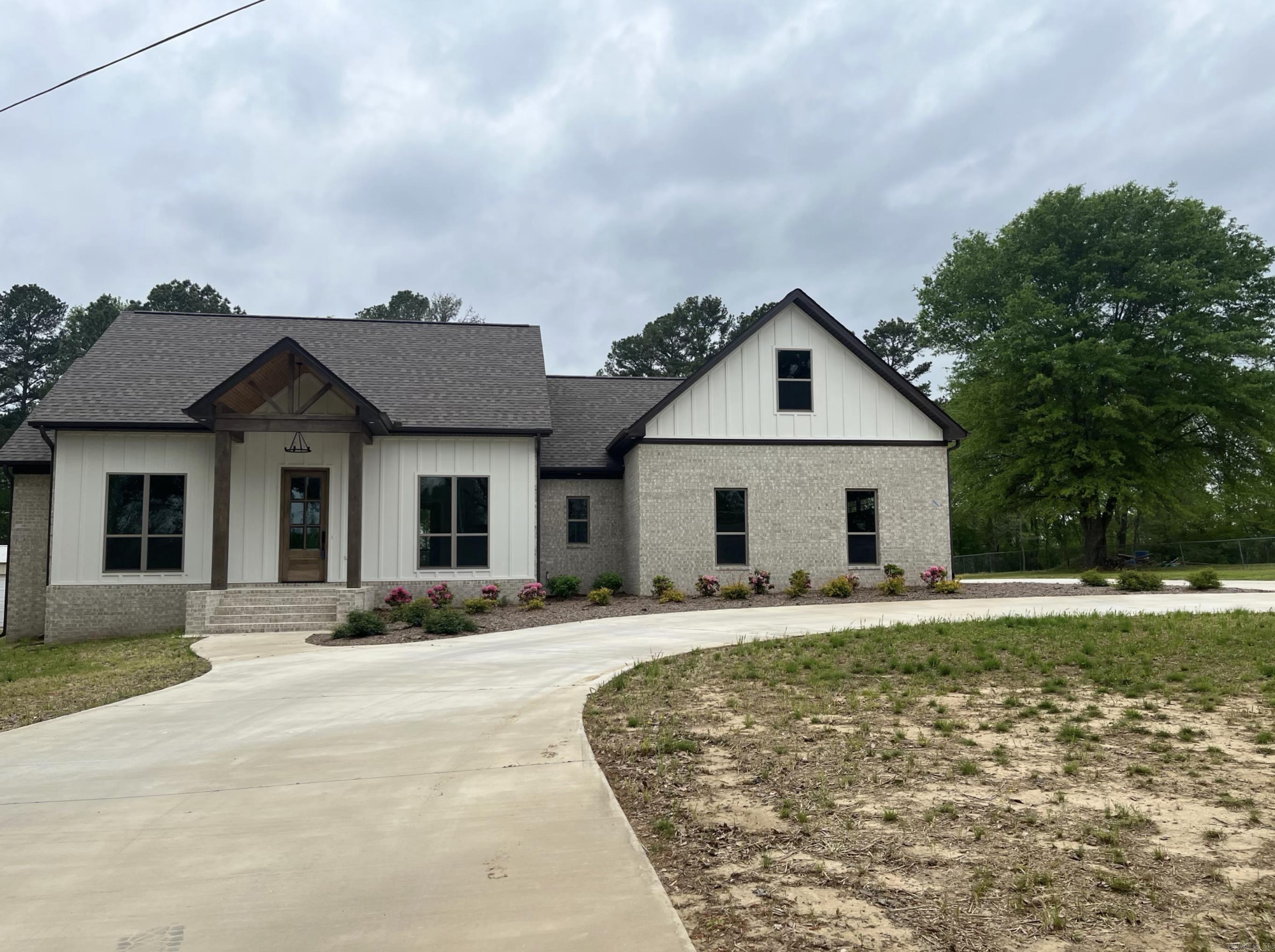 36  Church  Greenbrier, AR
