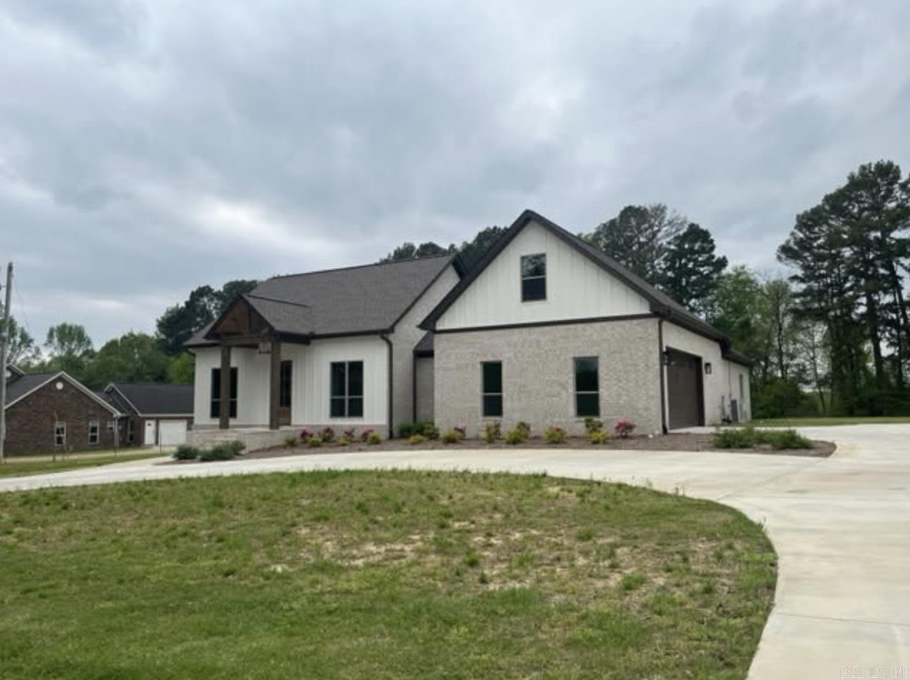 36  Church  Greenbrier, AR