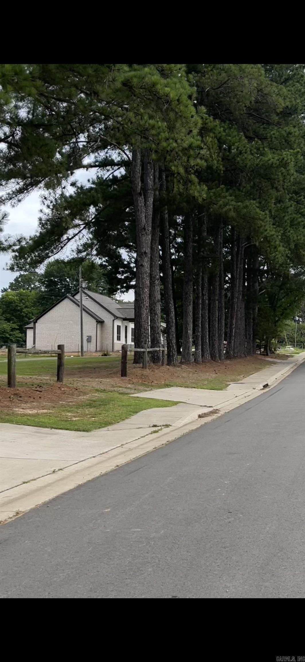36  Church  Greenbrier, AR