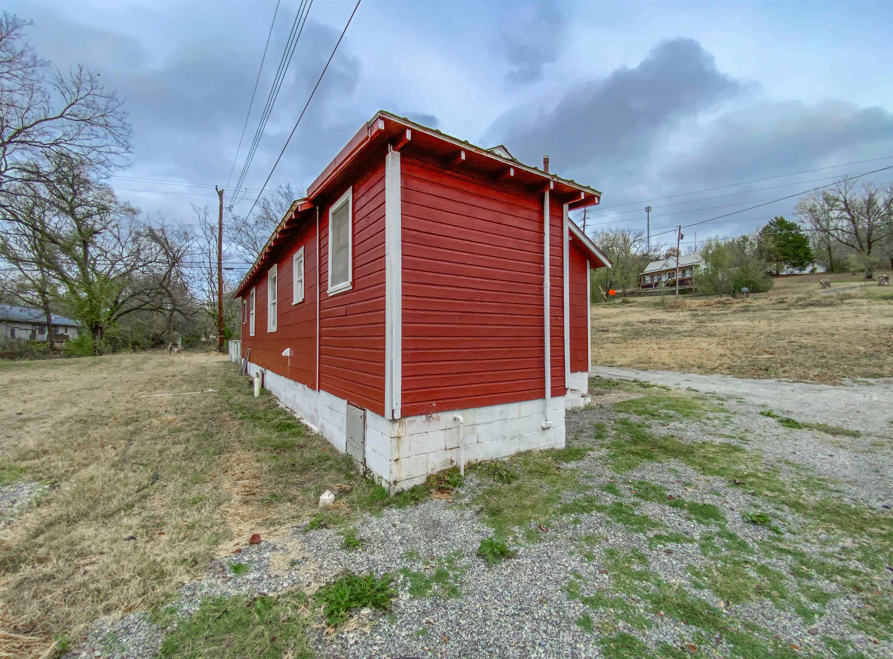 362  Fallen Ash  Yellville, AR