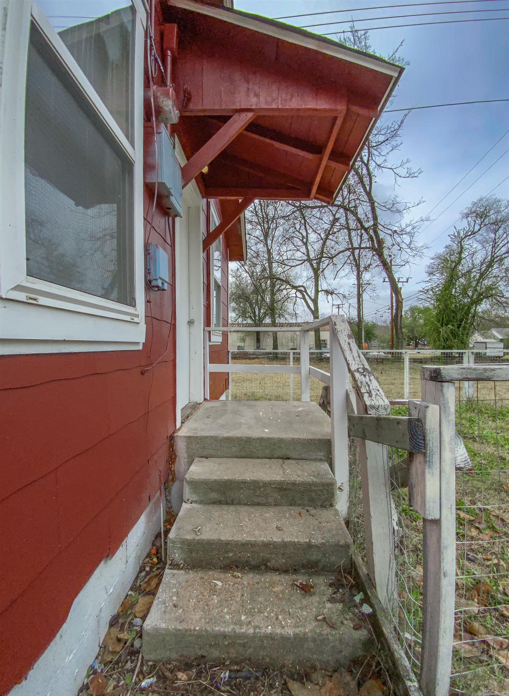 362  Fallen Ash  Yellville, AR