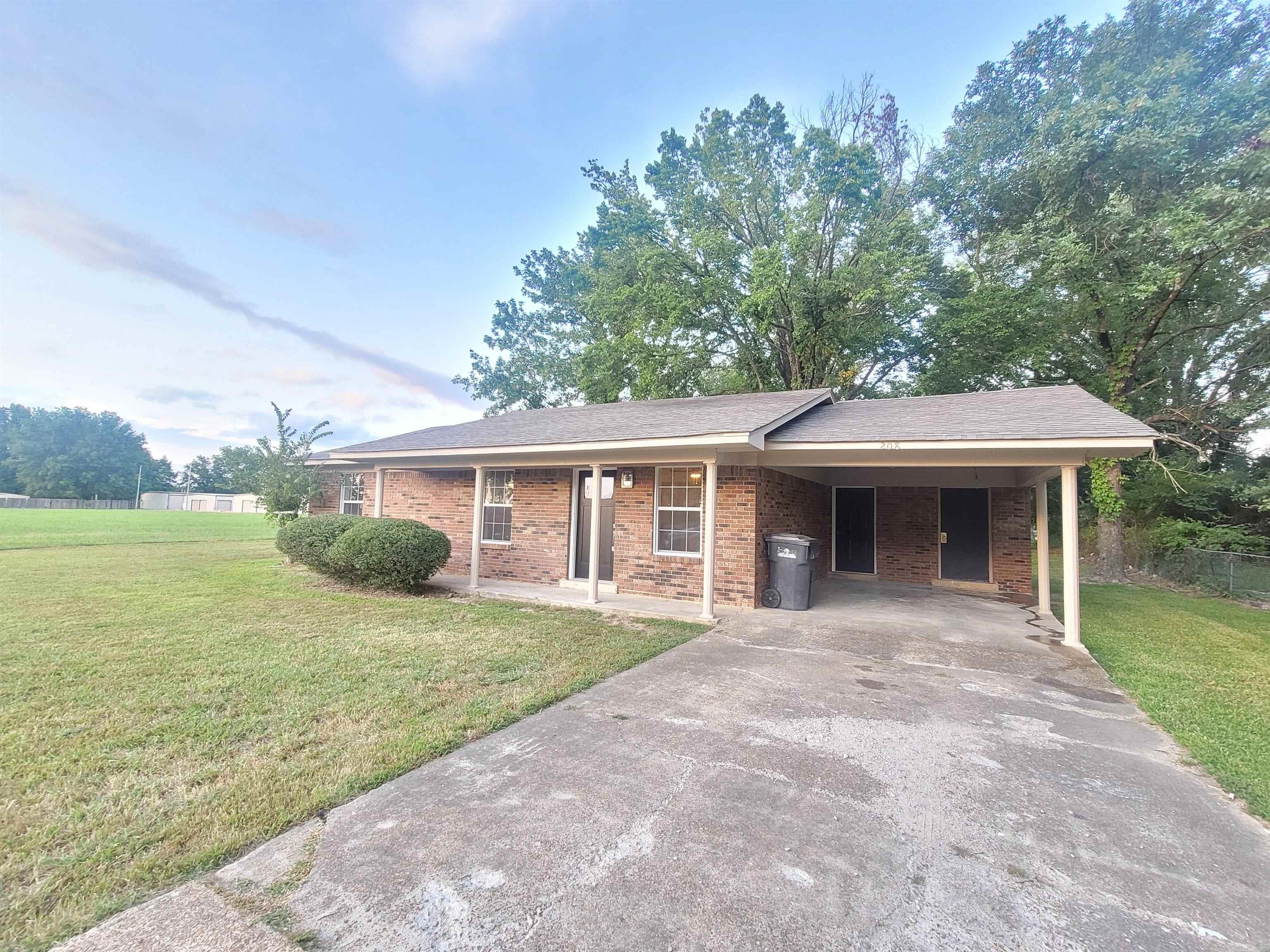 208  Crisp  West Helena, AR