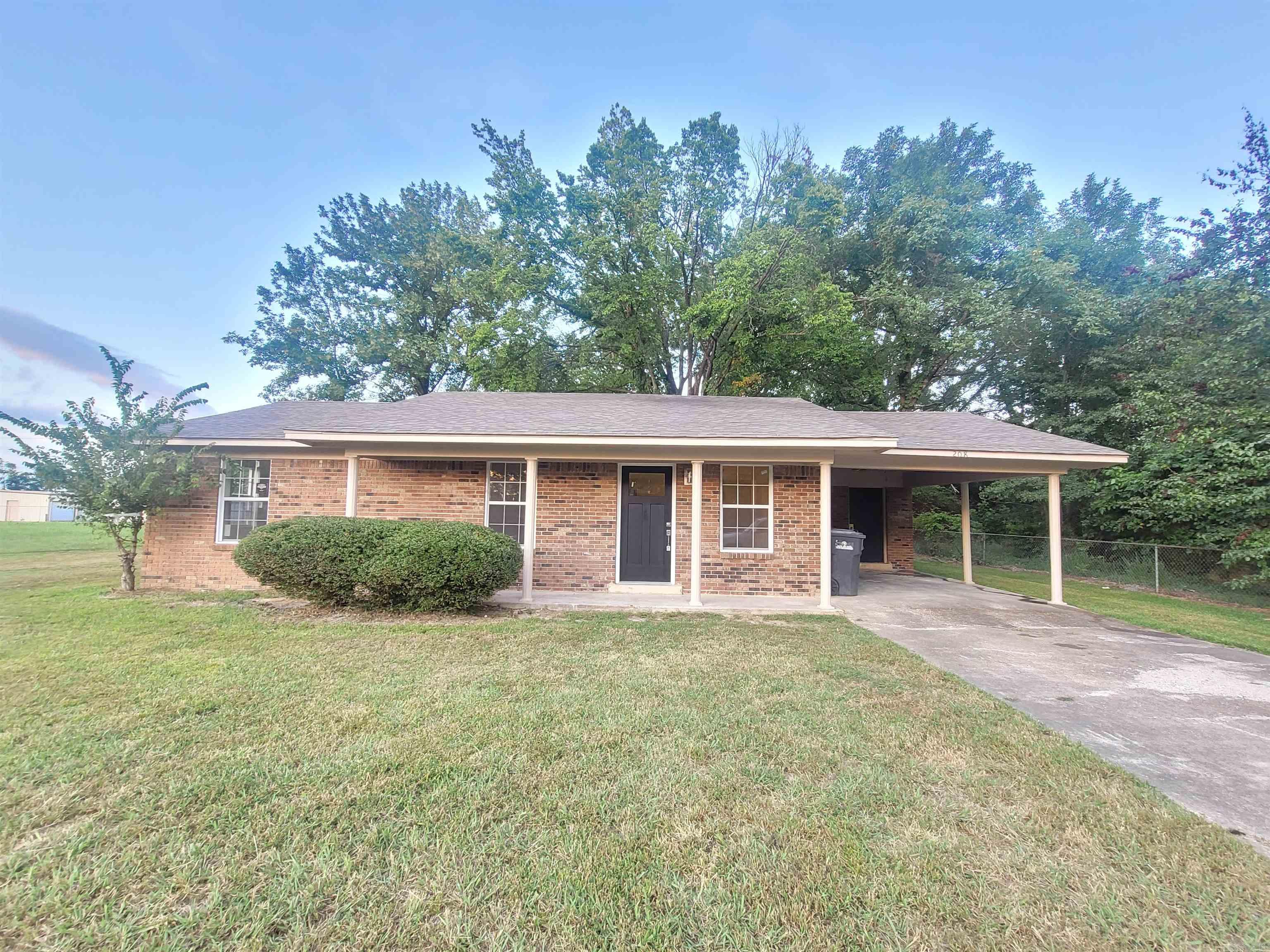 208  Crisp  West Helena, AR