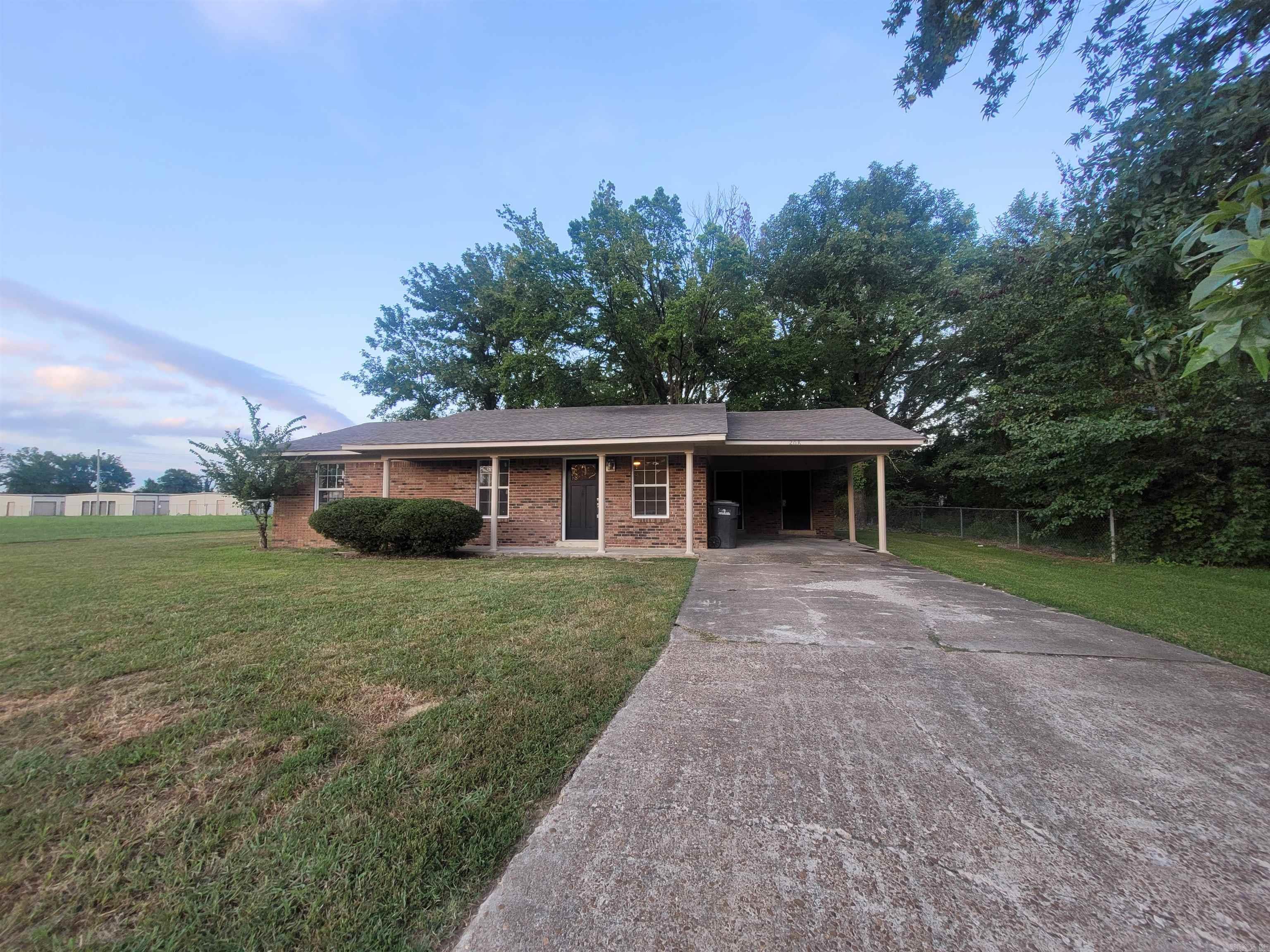 208  Crisp  West Helena, AR