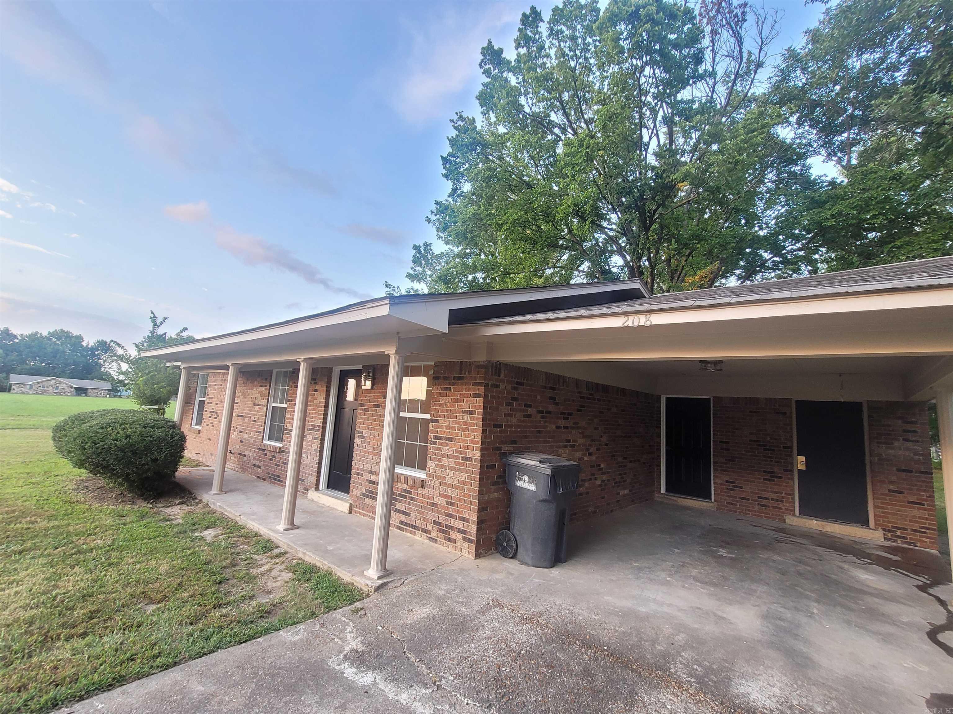 208  Crisp  West Helena, AR