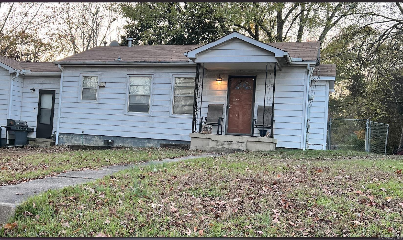4814 Manor