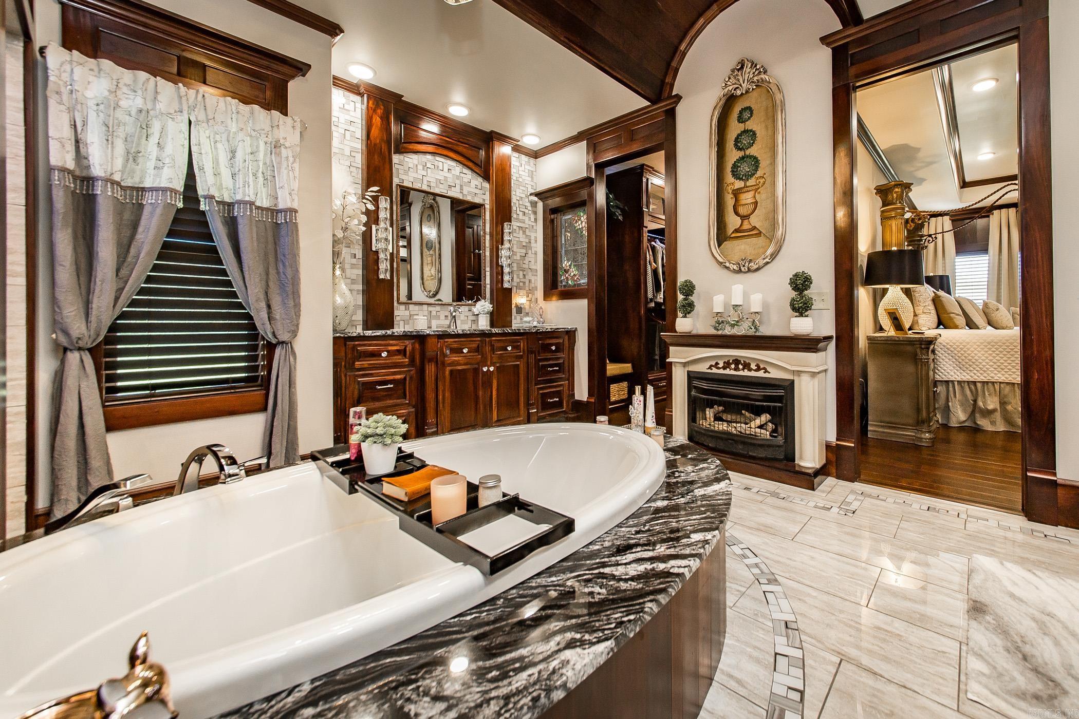 133  Osage  Mountain View, AR