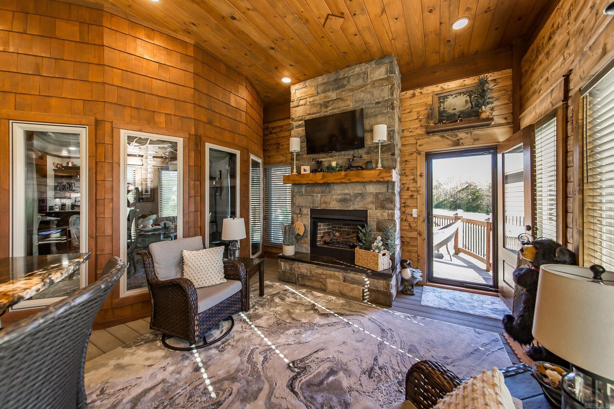 133  Osage  Mountain View, AR