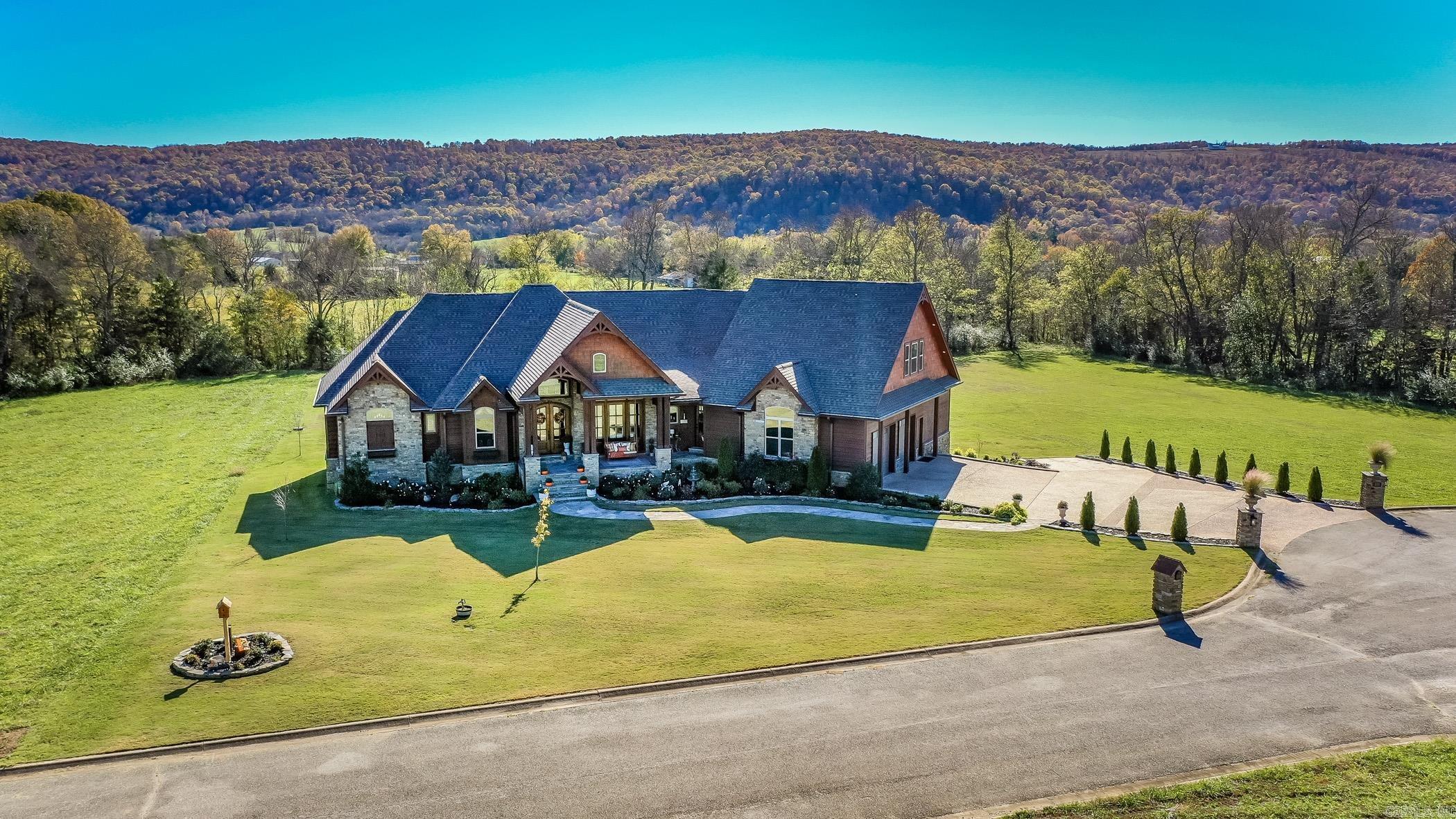 133  Osage  Mountain View, AR
