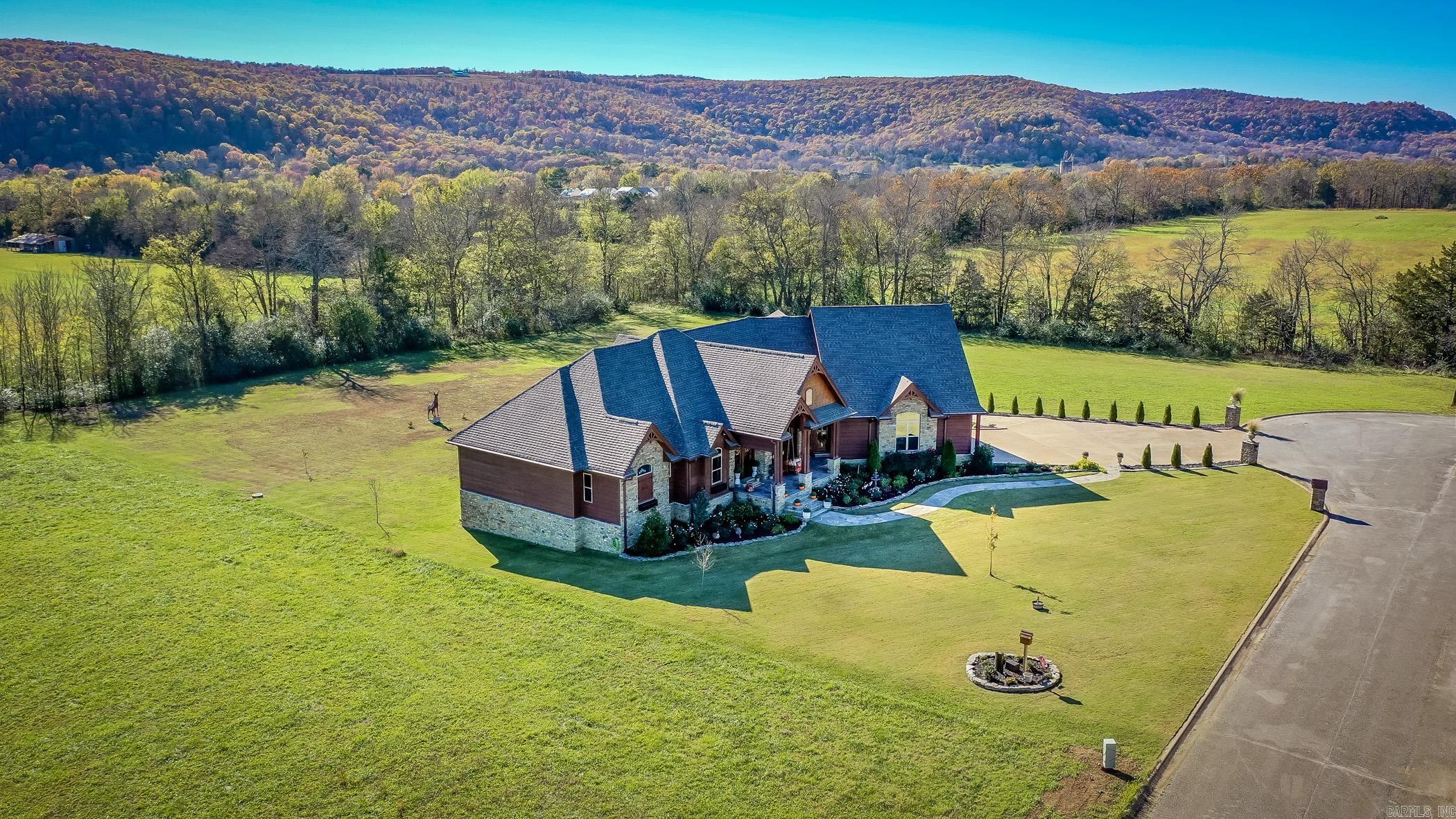 133  Osage  Mountain View, AR