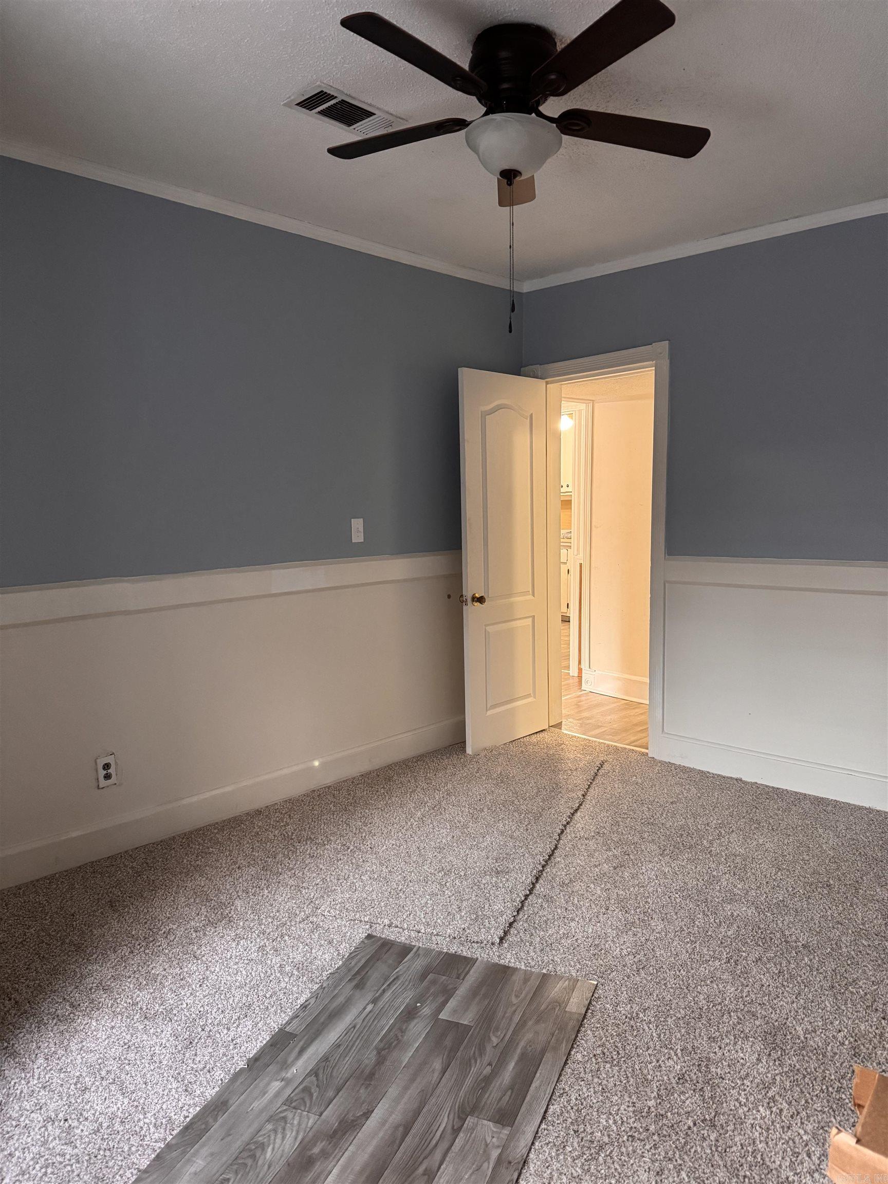 2509  O C  White, AR