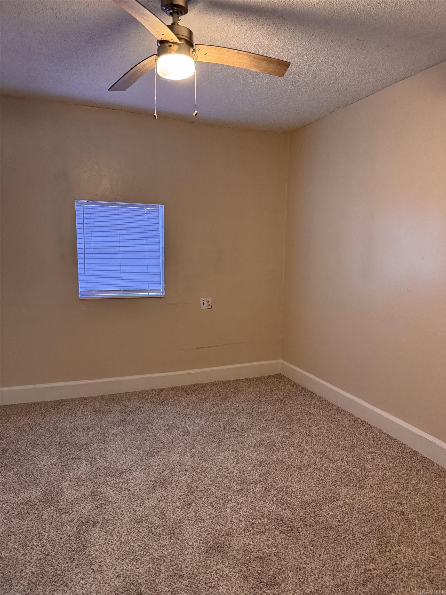 2509  O C  White, AR
