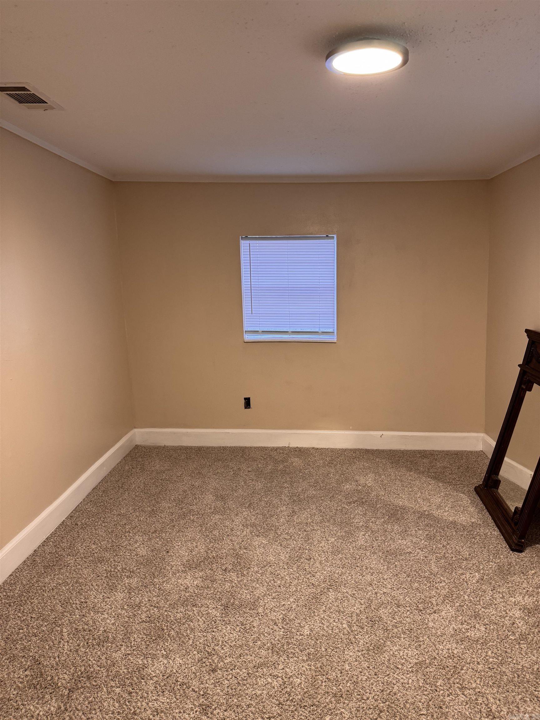 2509  O C  White, AR