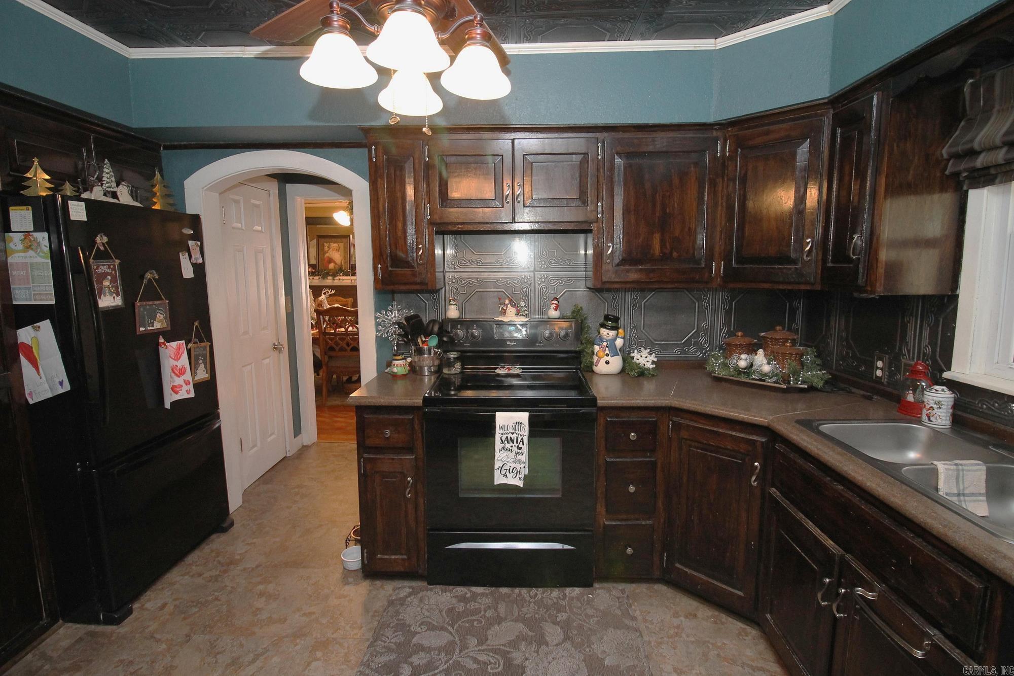 708 W 6th  Rector, AR