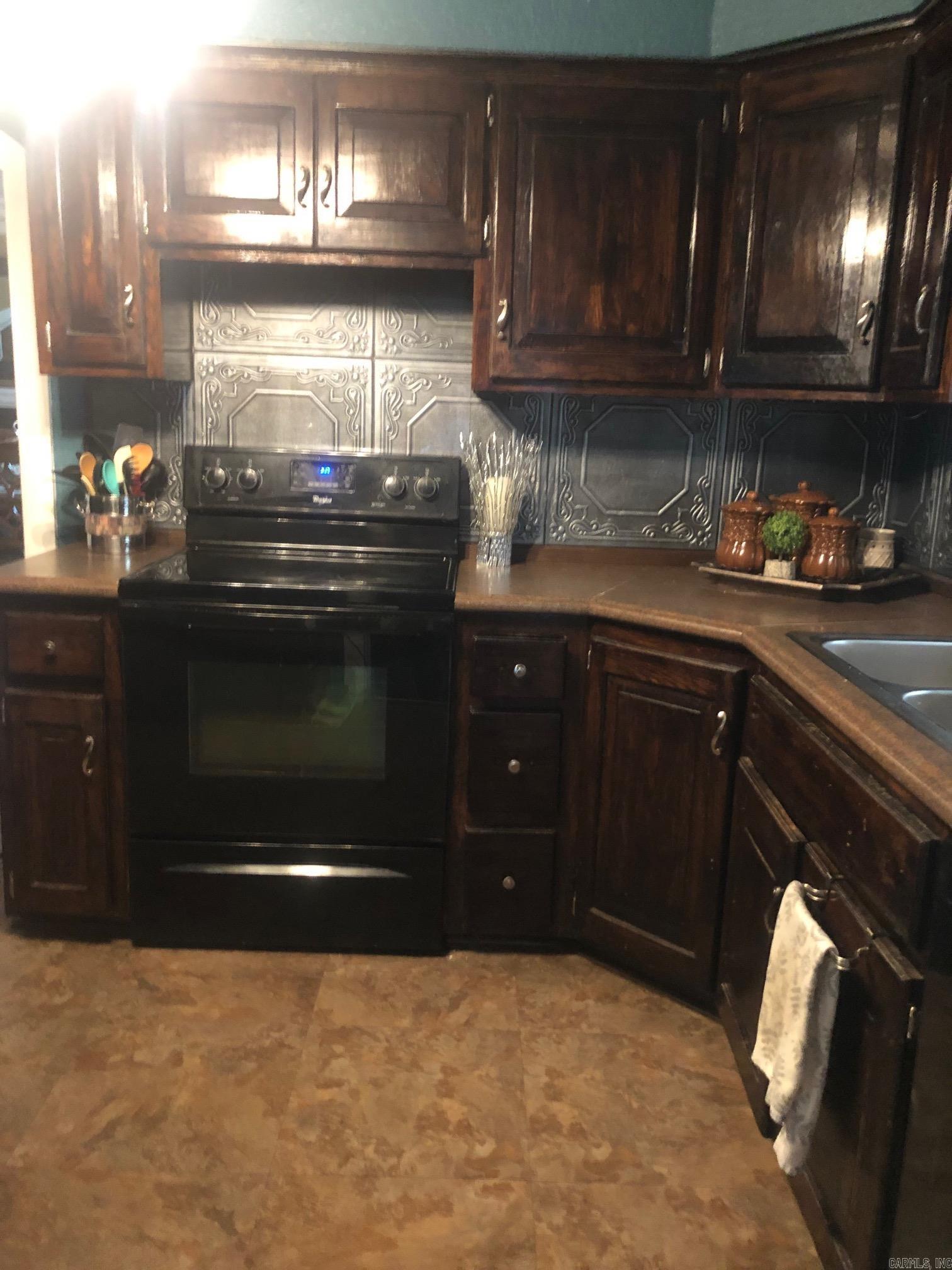 708 W 6th  Rector, AR