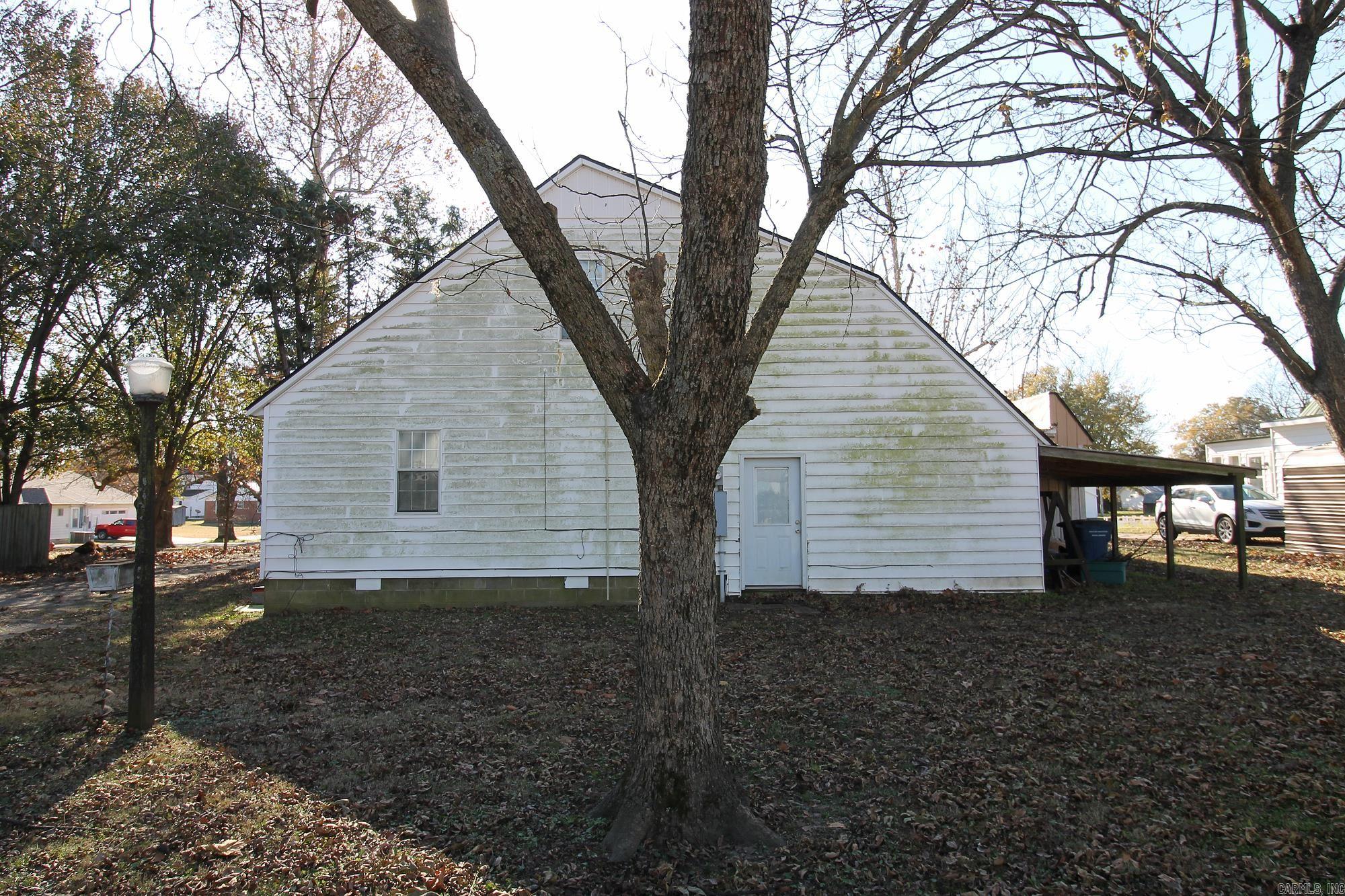 708 W 6th  Rector, AR