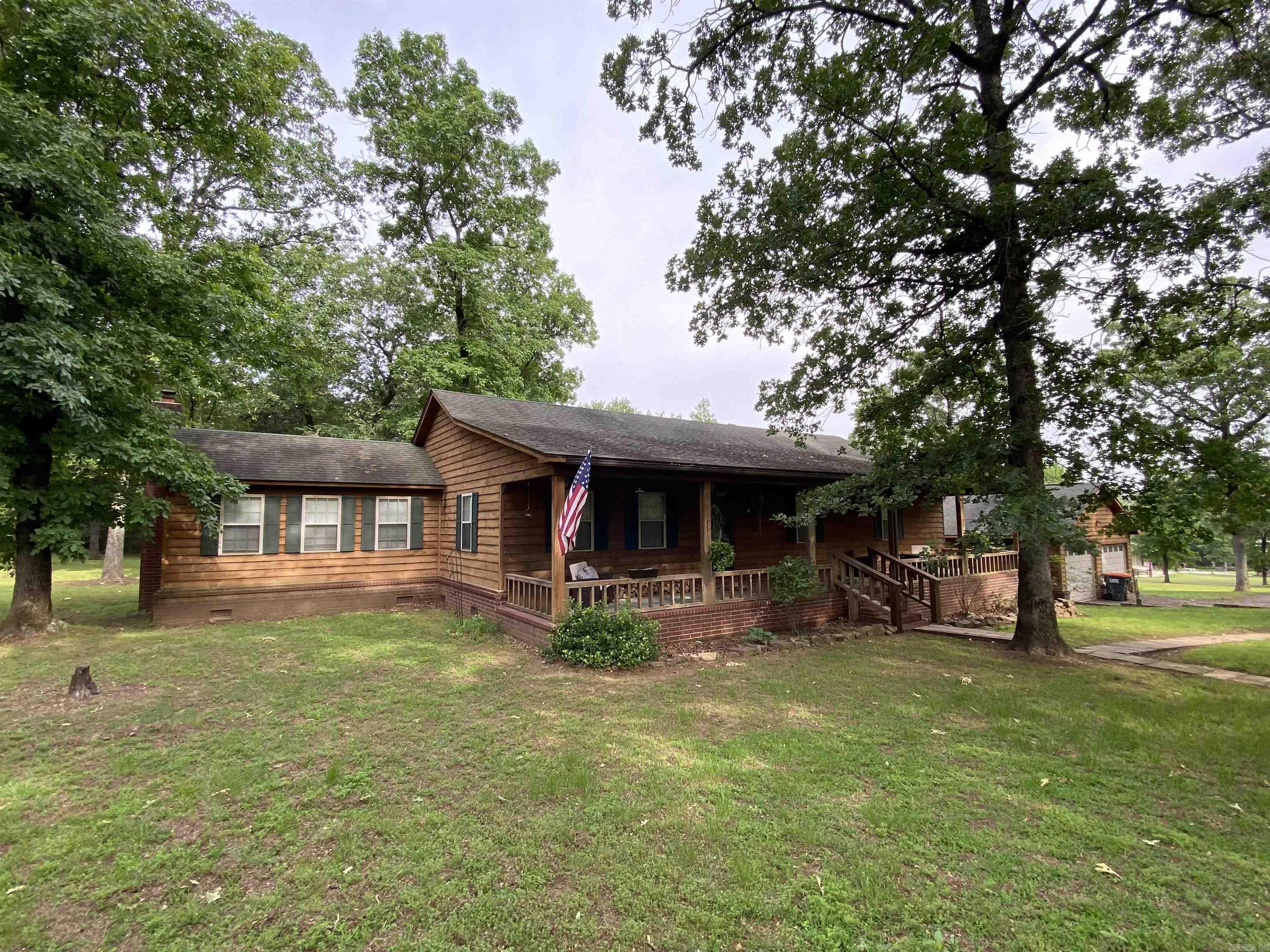 10361 Cloverleaf Dr