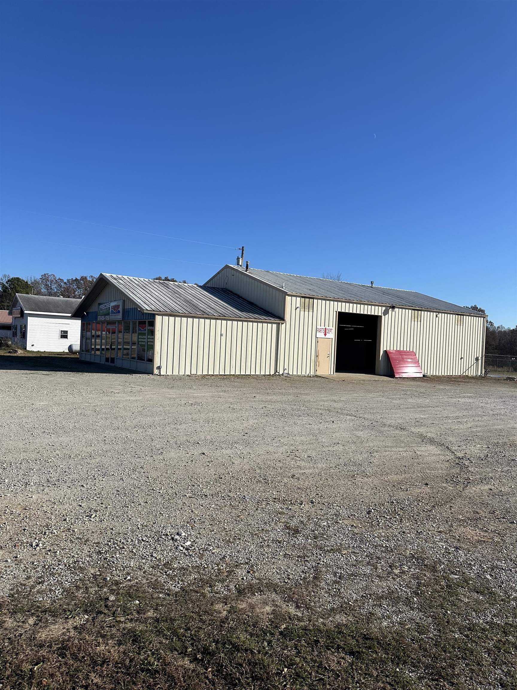 1344  Highway 62/412  Highland, AR