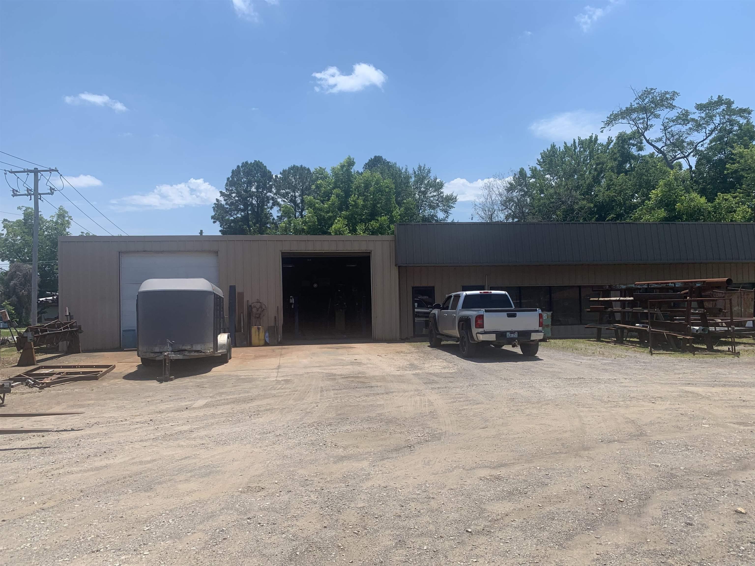 1301 W Pleasure  Searcy, AR