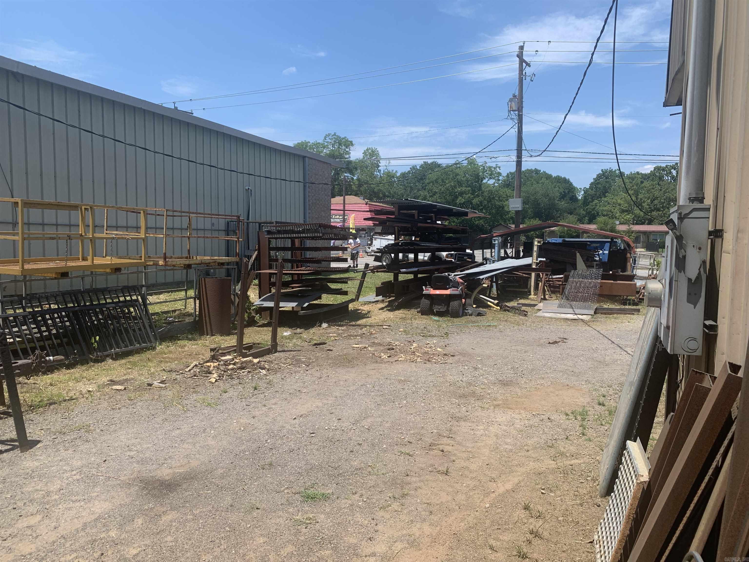 1301 W Pleasure  Searcy, AR