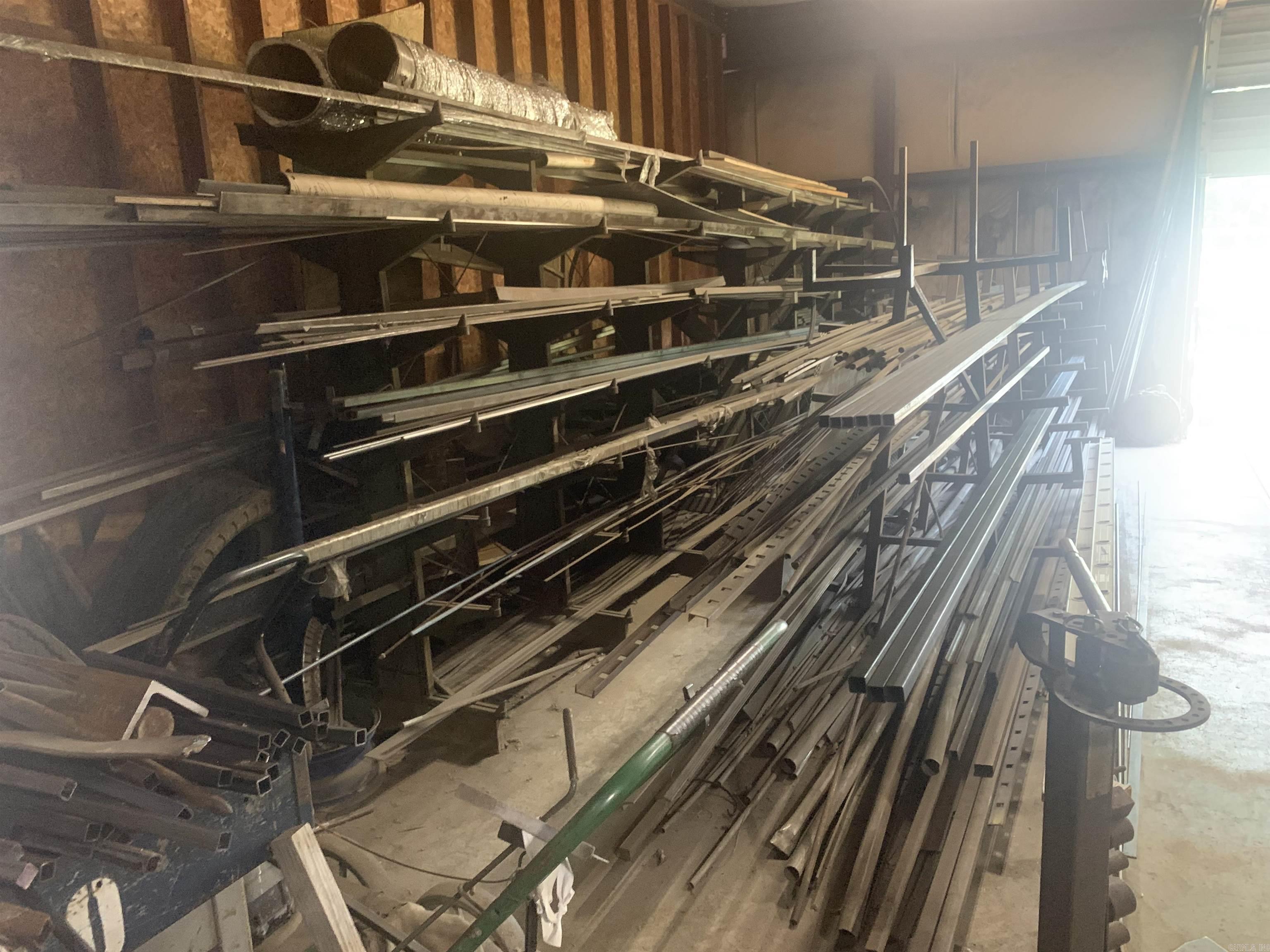 1301 W Pleasure  Searcy, AR