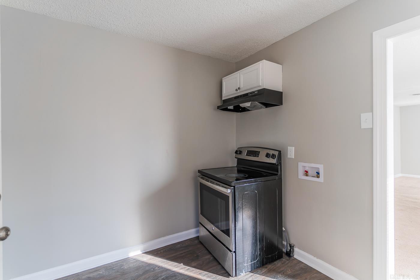 1912 E Barton  West Memphis, AR