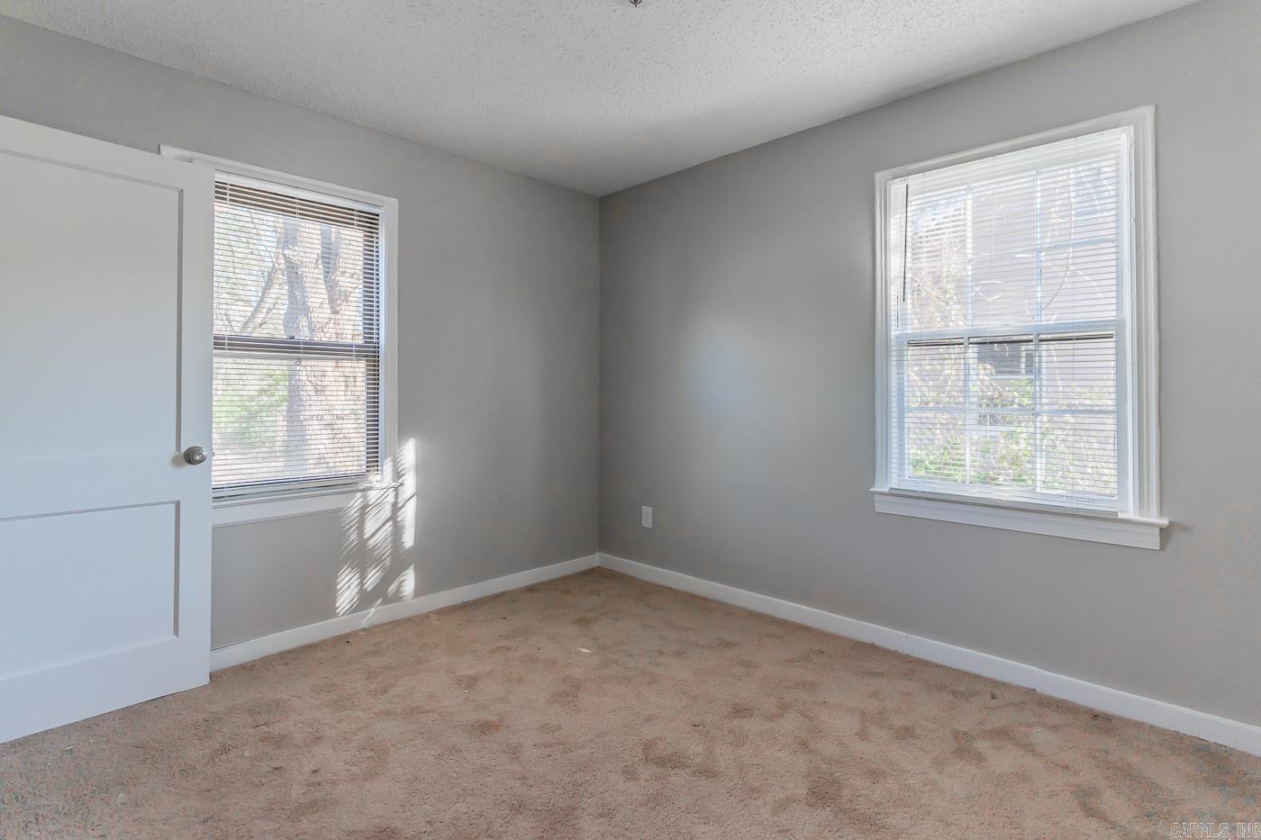 1912 E Barton  West Memphis, AR