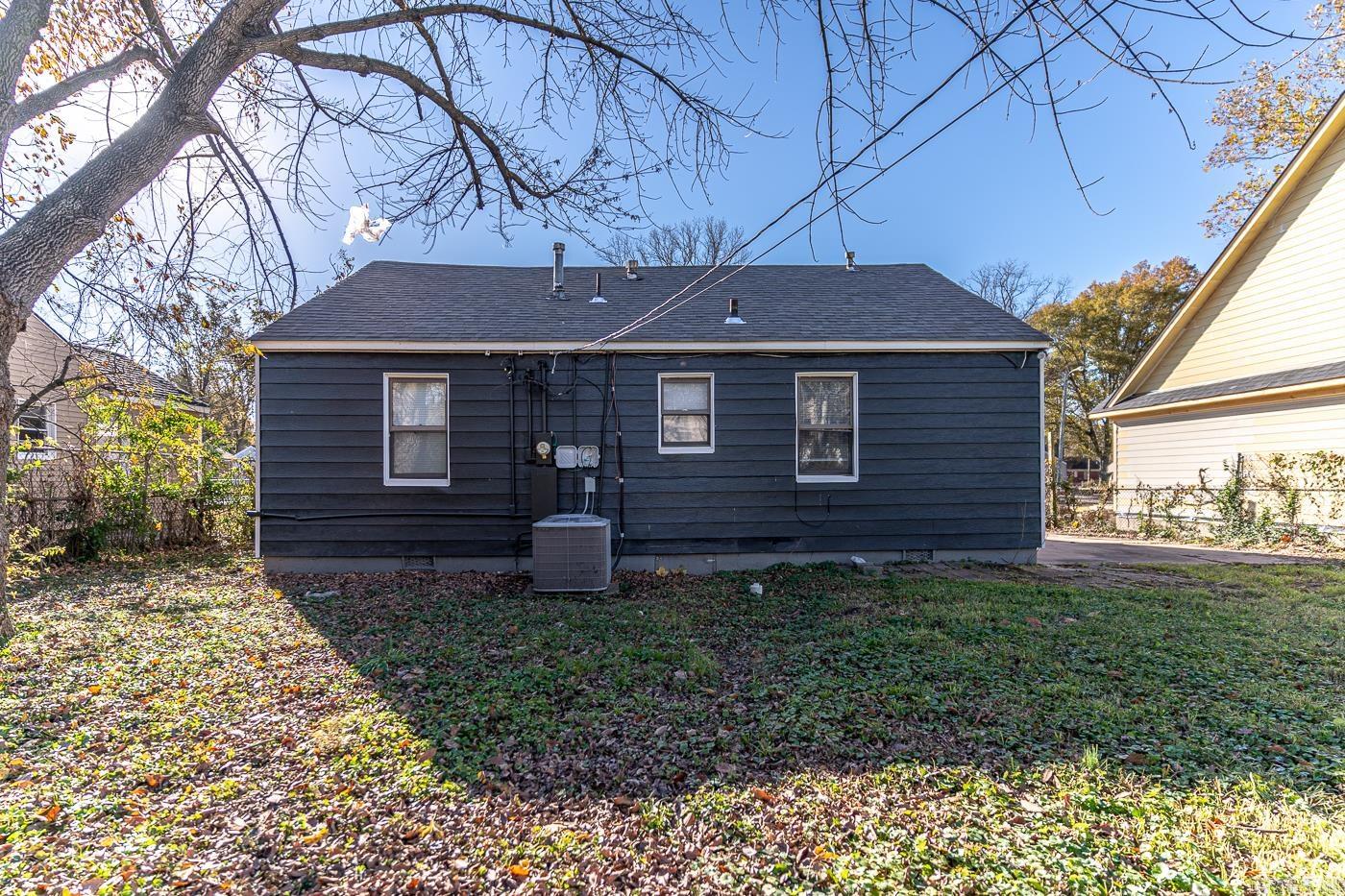 1912 E Barton  West Memphis, AR