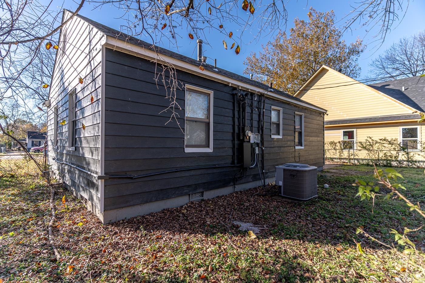 1912 E Barton  West Memphis, AR