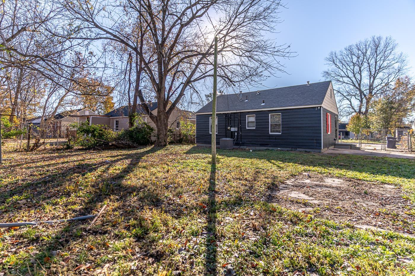 1912 E Barton  West Memphis, AR
