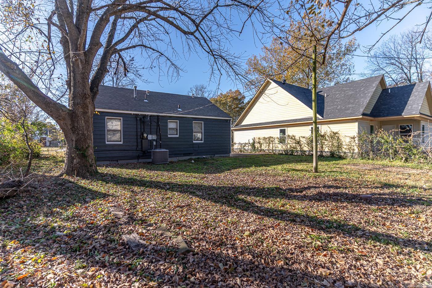 1912 E Barton  West Memphis, AR