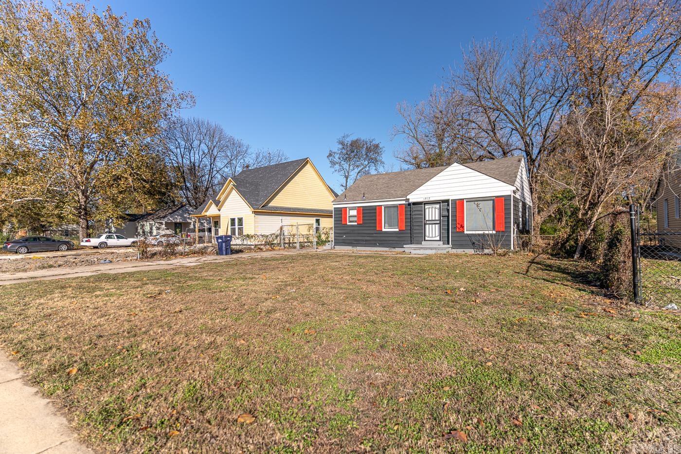 1912 E Barton  West Memphis, AR