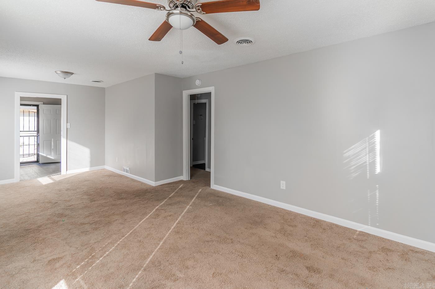 1912 E Barton  West Memphis, AR